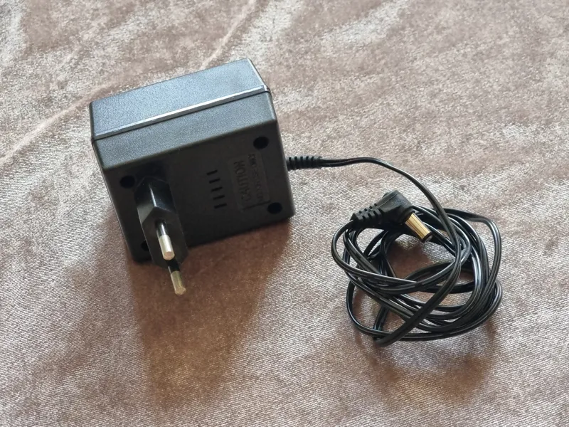 آداپتور 12 ولت آبگرمکن یا ضبط کارکرده