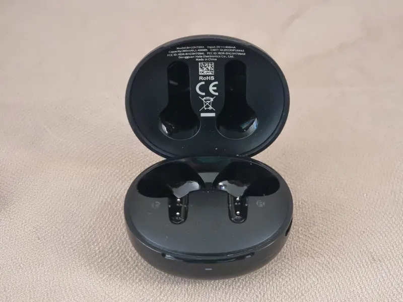 داکت.کیس شارژر هندرفری کیو سی وای QCY مدل T13 ANC2