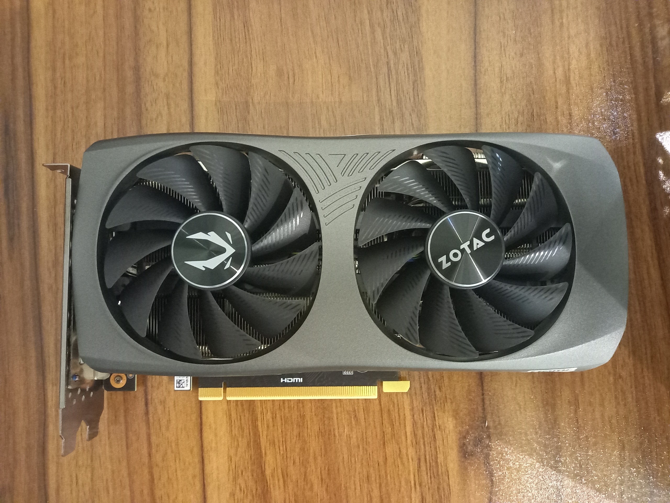  RTX 4070 zotac gaming super twin edge oc 12g