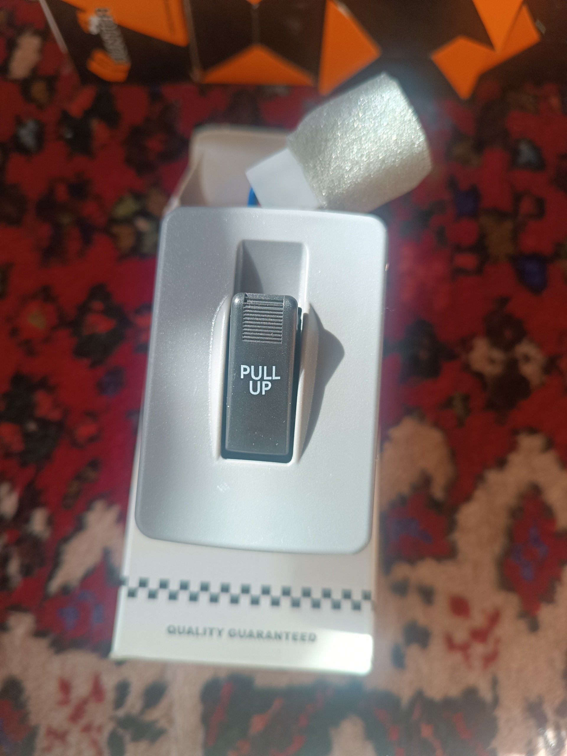 کلید شیشه بالابر پراید