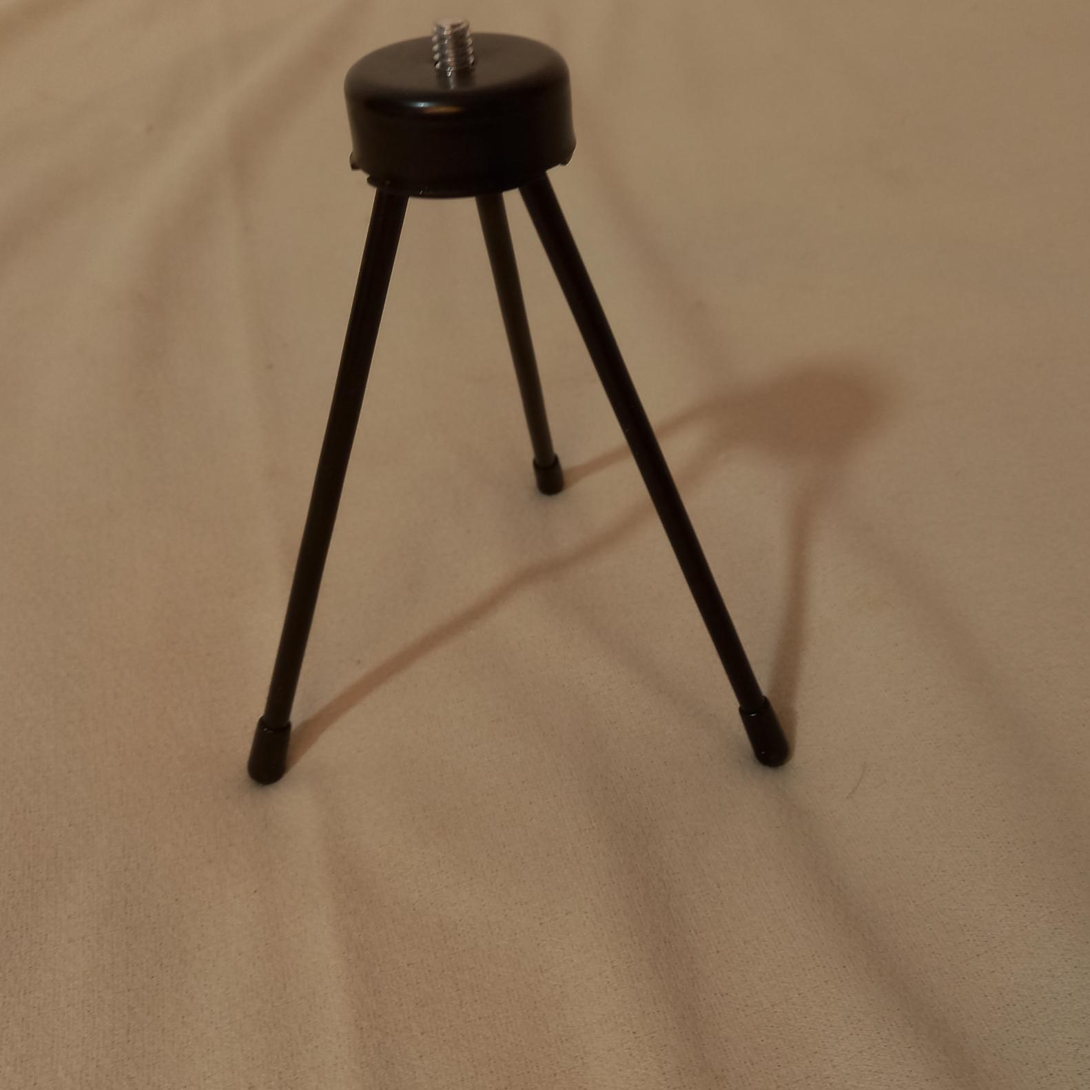 سه پایه موبایل و دوربین و وبکم