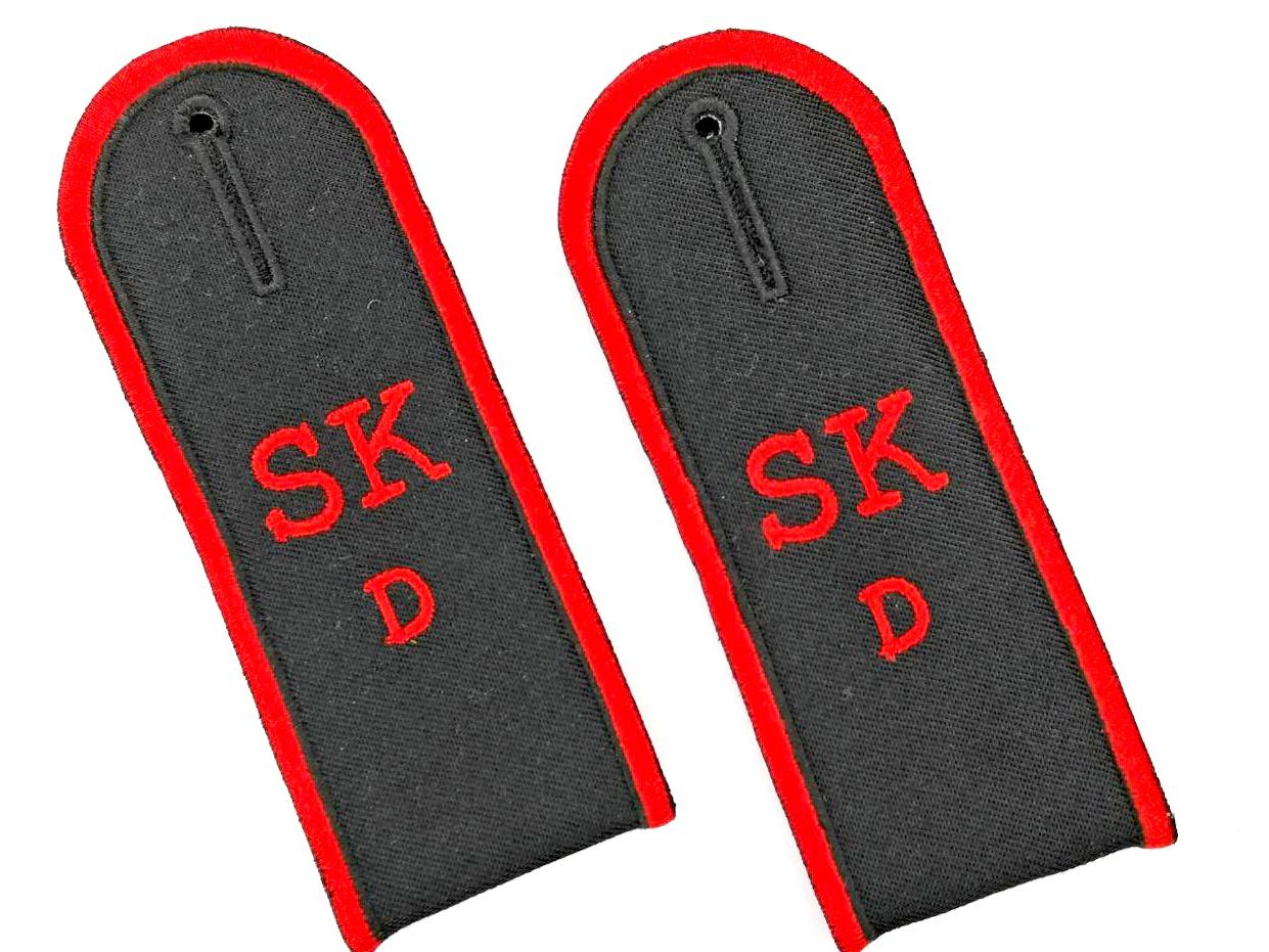 سردوشی یا پاگون اردوگاه داخائو آلمان نازی