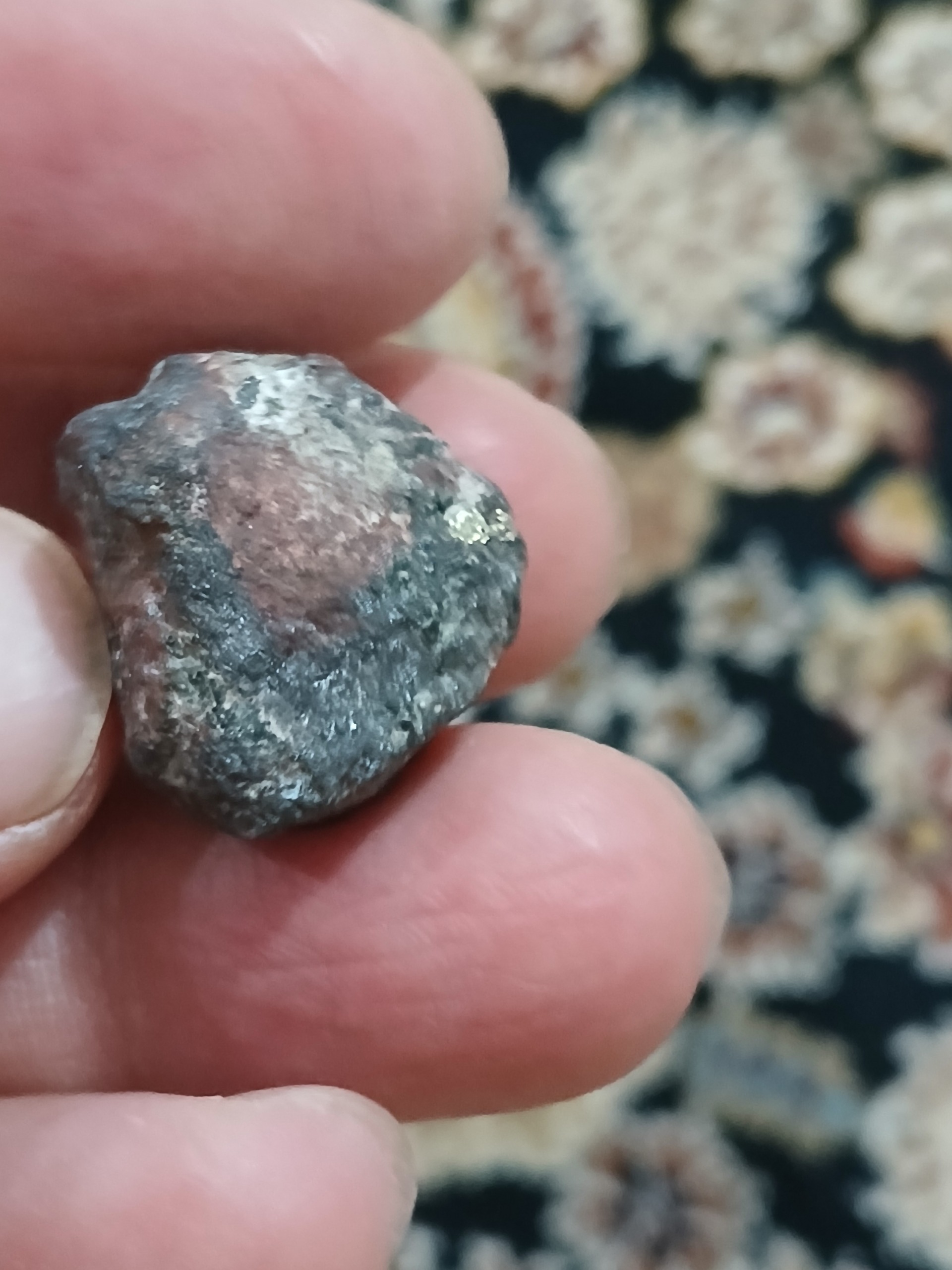 سنگ توضیحات دارد