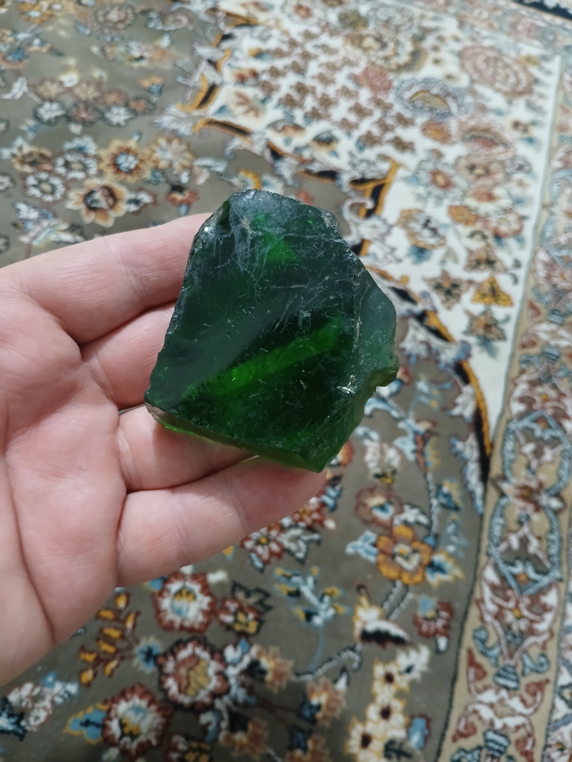 سنگ یاشیشه توضیحات دارد