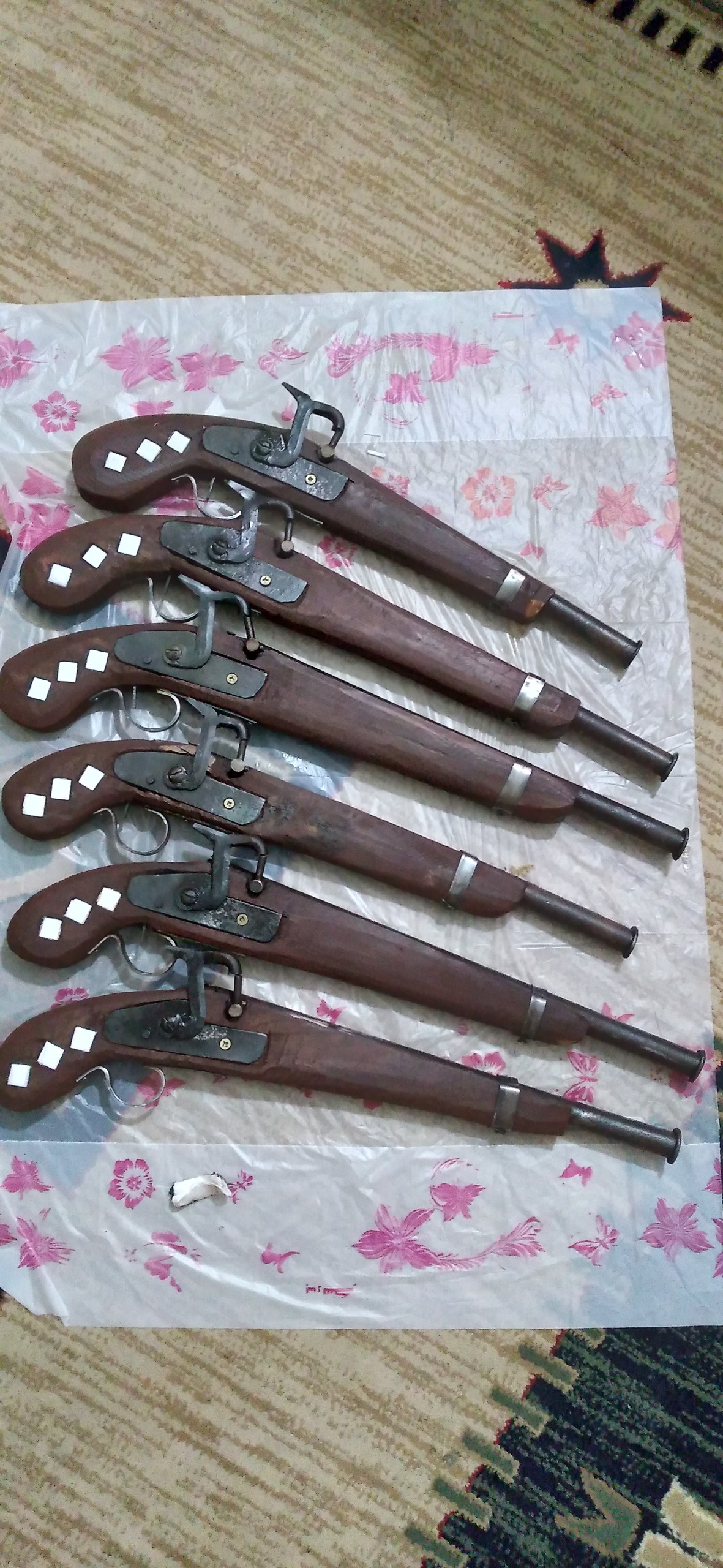 تپانچه بسیار زیبا