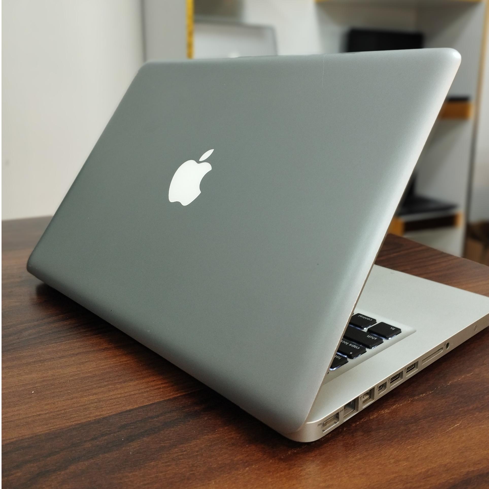 مک بوک اپل اصلی در حد اک core i5 بی نظیر