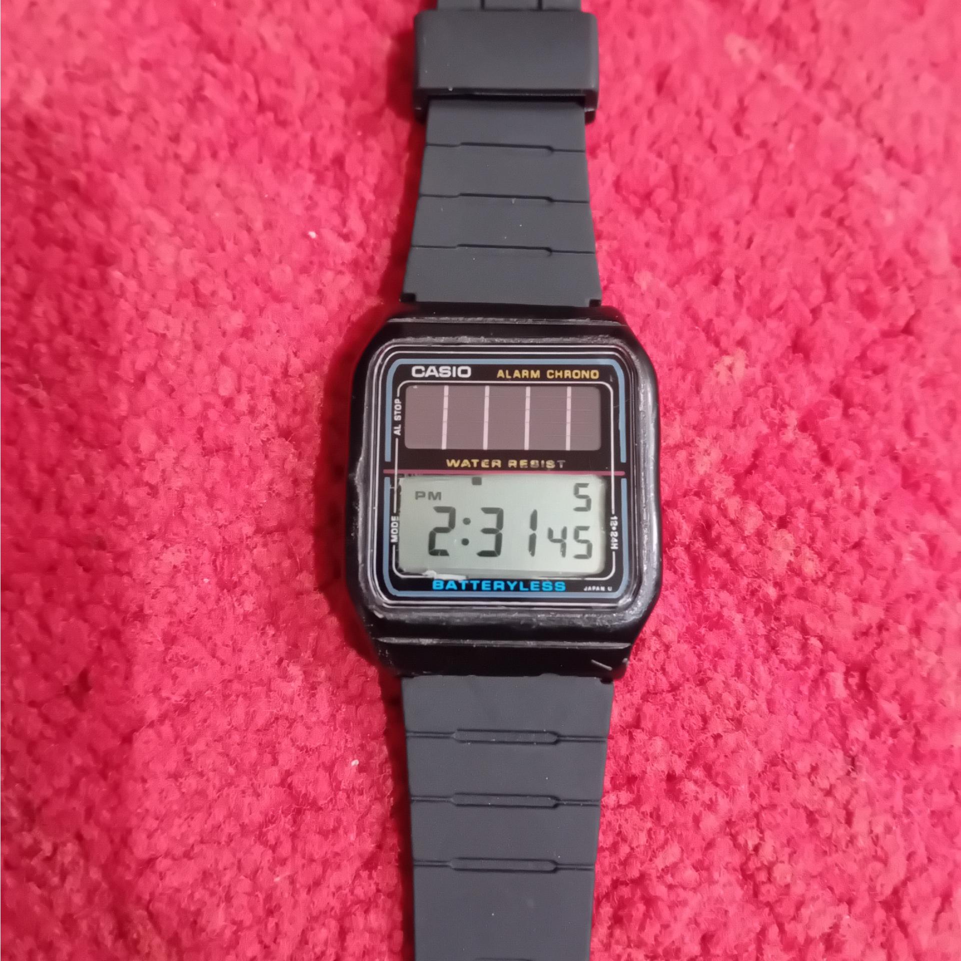 کاسیو دیجیتال قدیمی خورشیدی