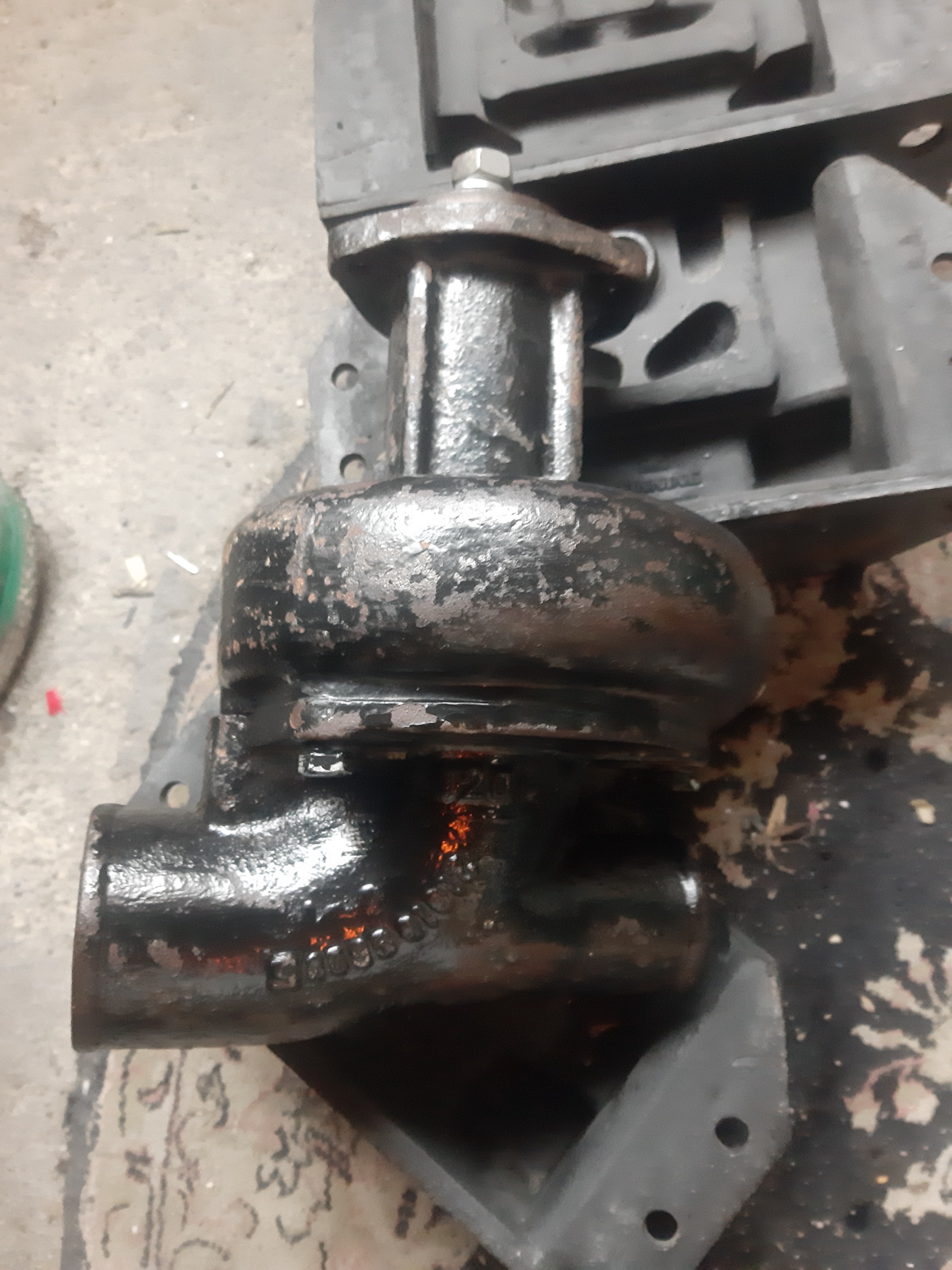 واترپمپ دستهموتور جرثقیل7نیسان تادانو