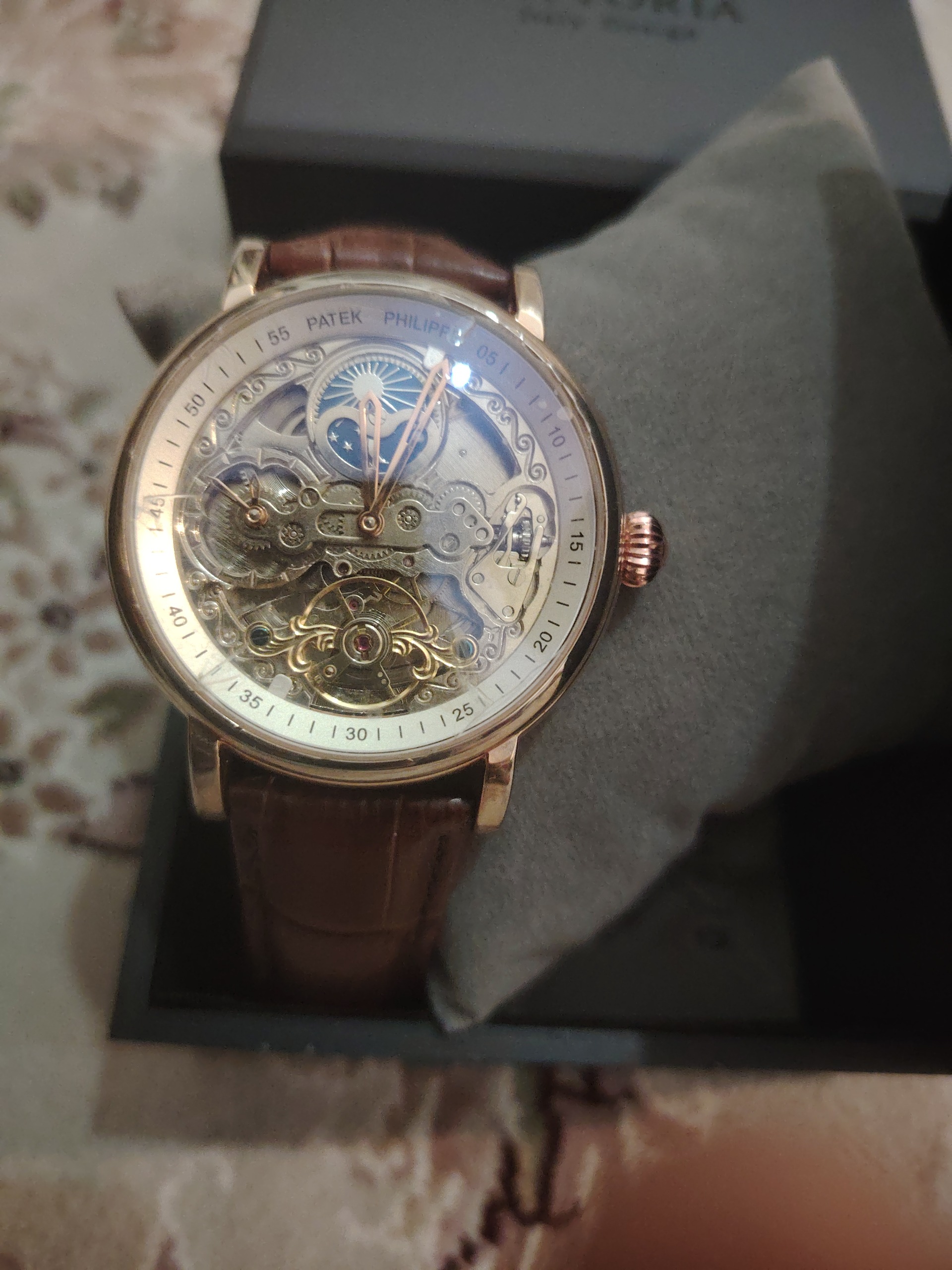 ساعت پتک فیلیپ صفحه اسکلتون شفاف زیبا