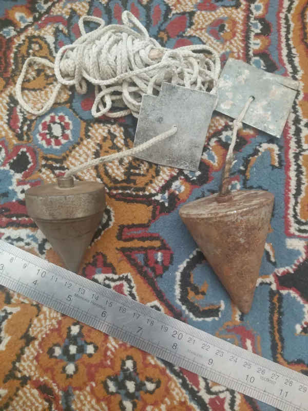 شاقول بناییبنایی وسایل بنایی ساختمان خونه