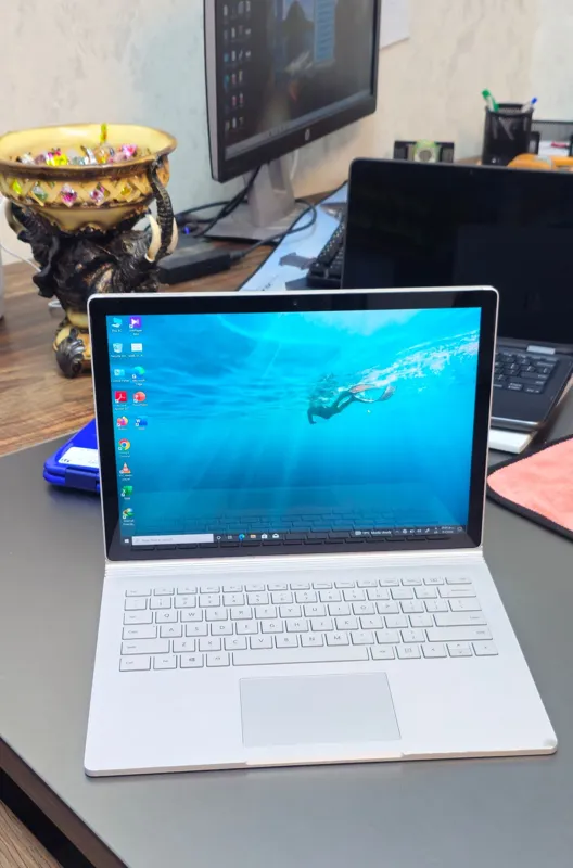 Surface book 2