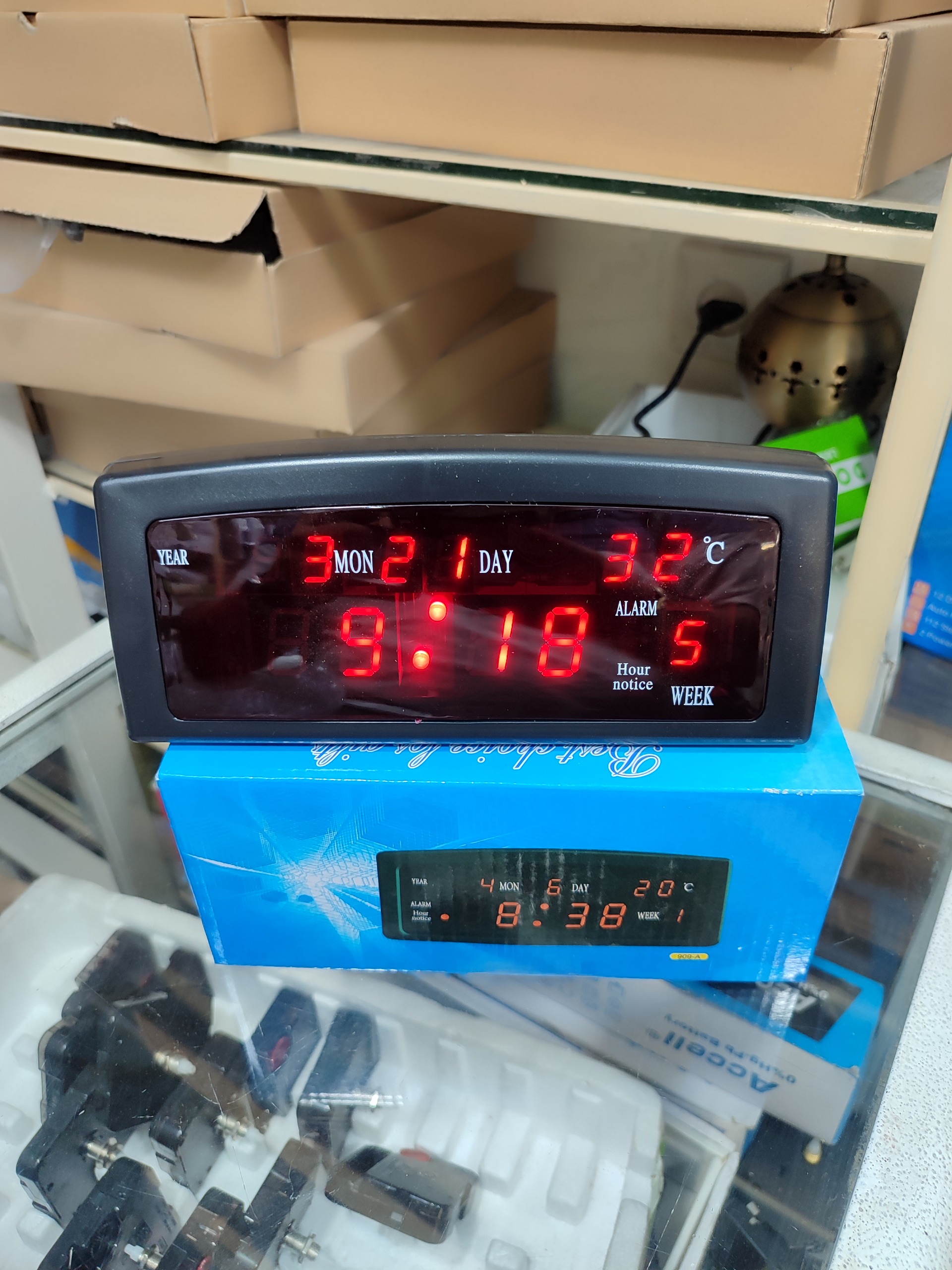 ساعت رومیزی برق مستقیم