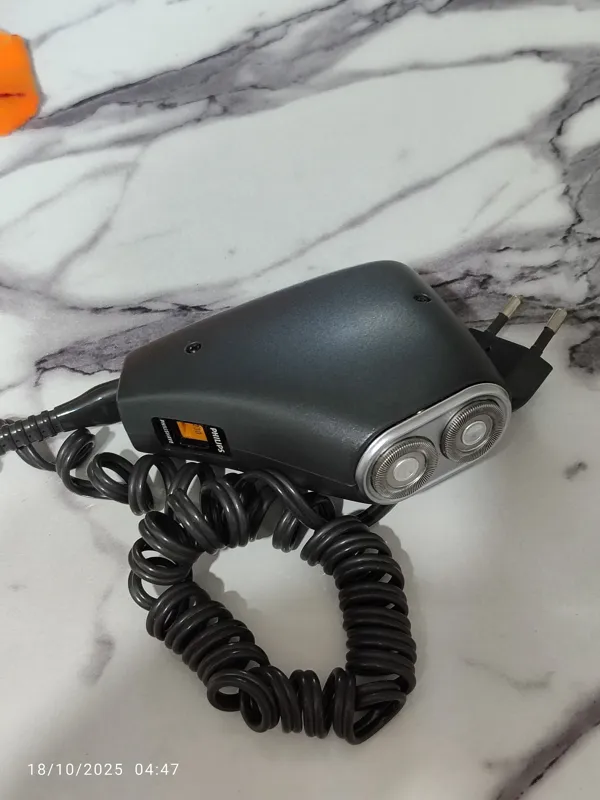 ماشین اصلاح صورت فیلیپس دو تیغ