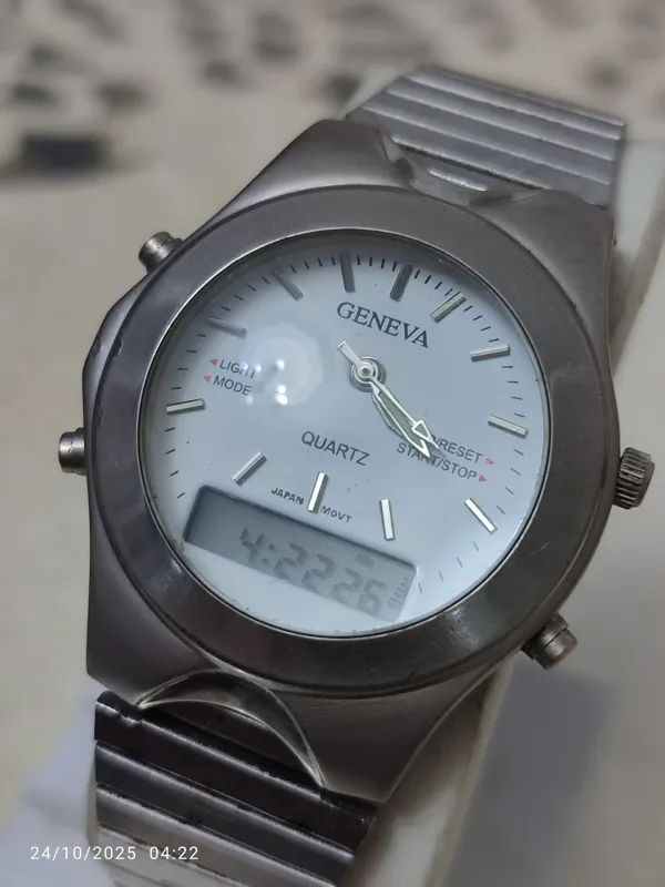 ساعت دو زمانه ژنو قدیمی