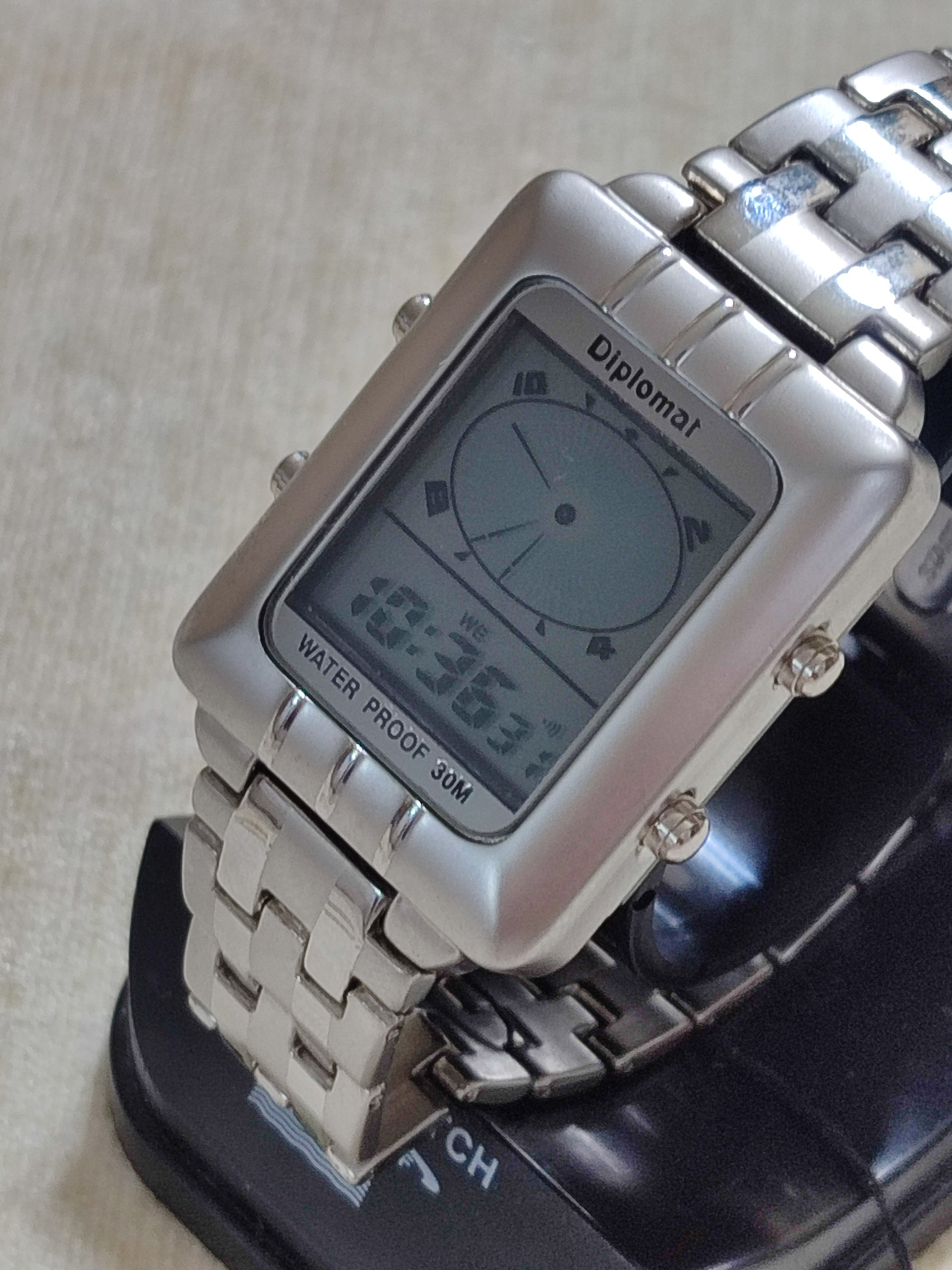 ساعت دیجیتال دوزمانه قدیمی