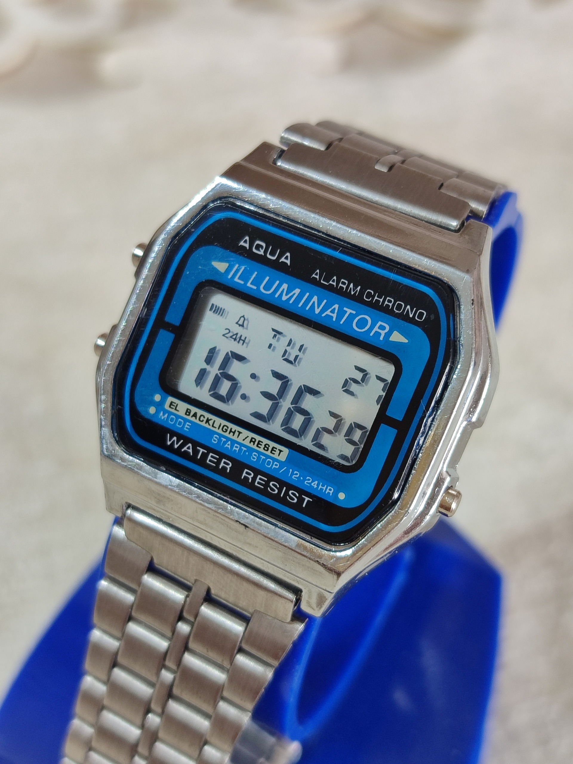 آکوا قدیمی زنگ دار