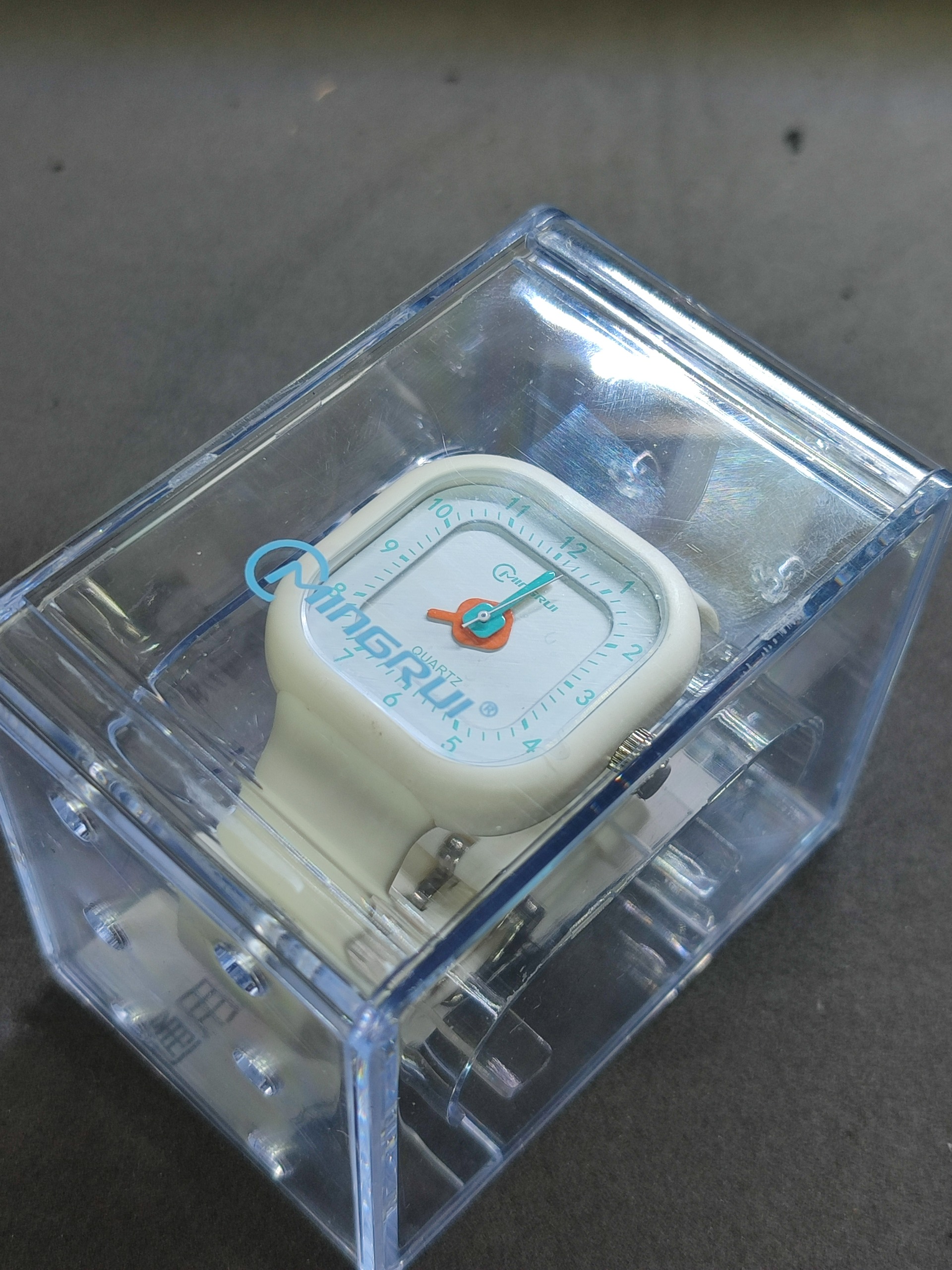 ساعت پسرانه ضد آب تضمینی