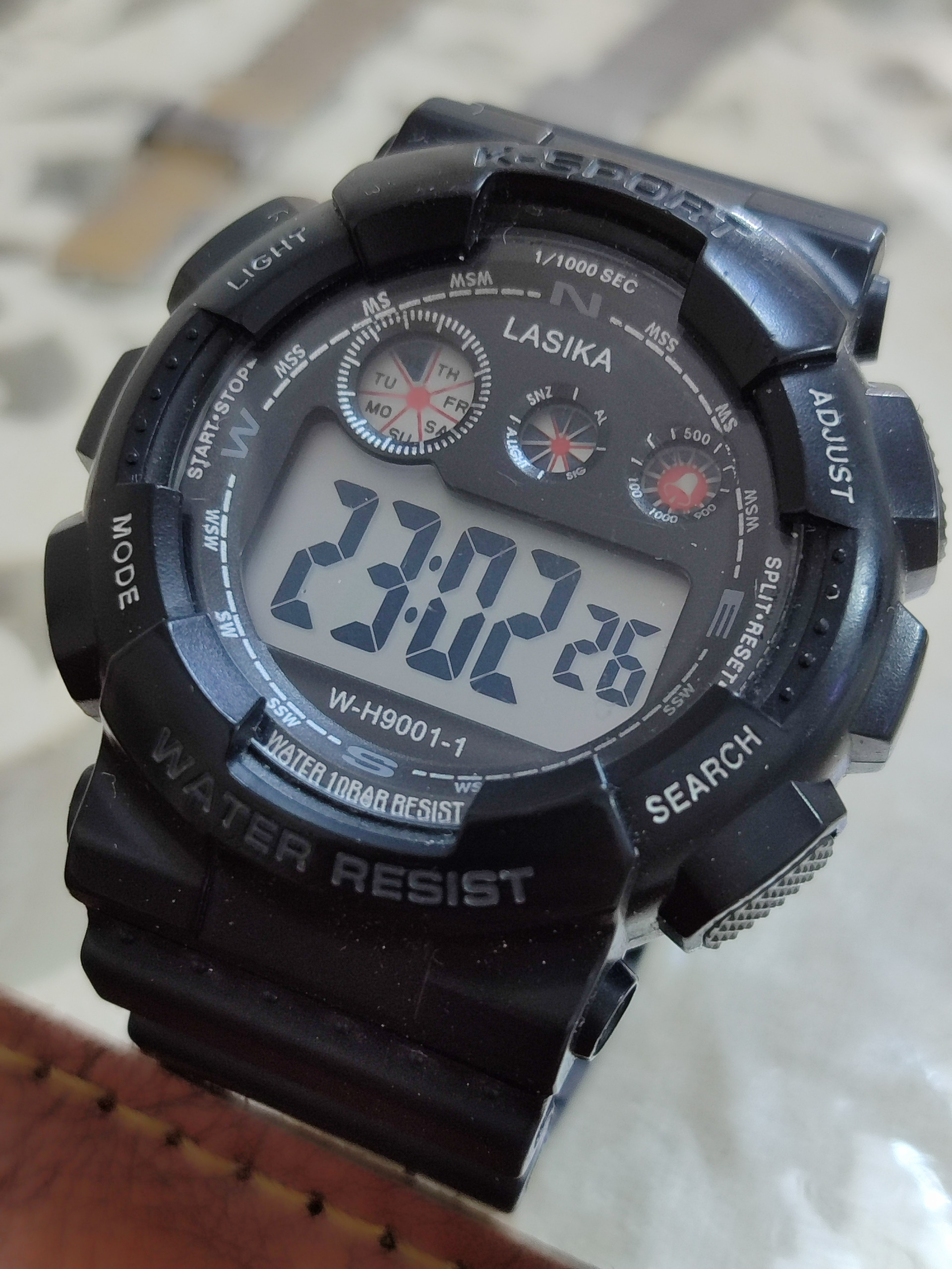 ساعت دیجیتال قدیمی لاسیکا