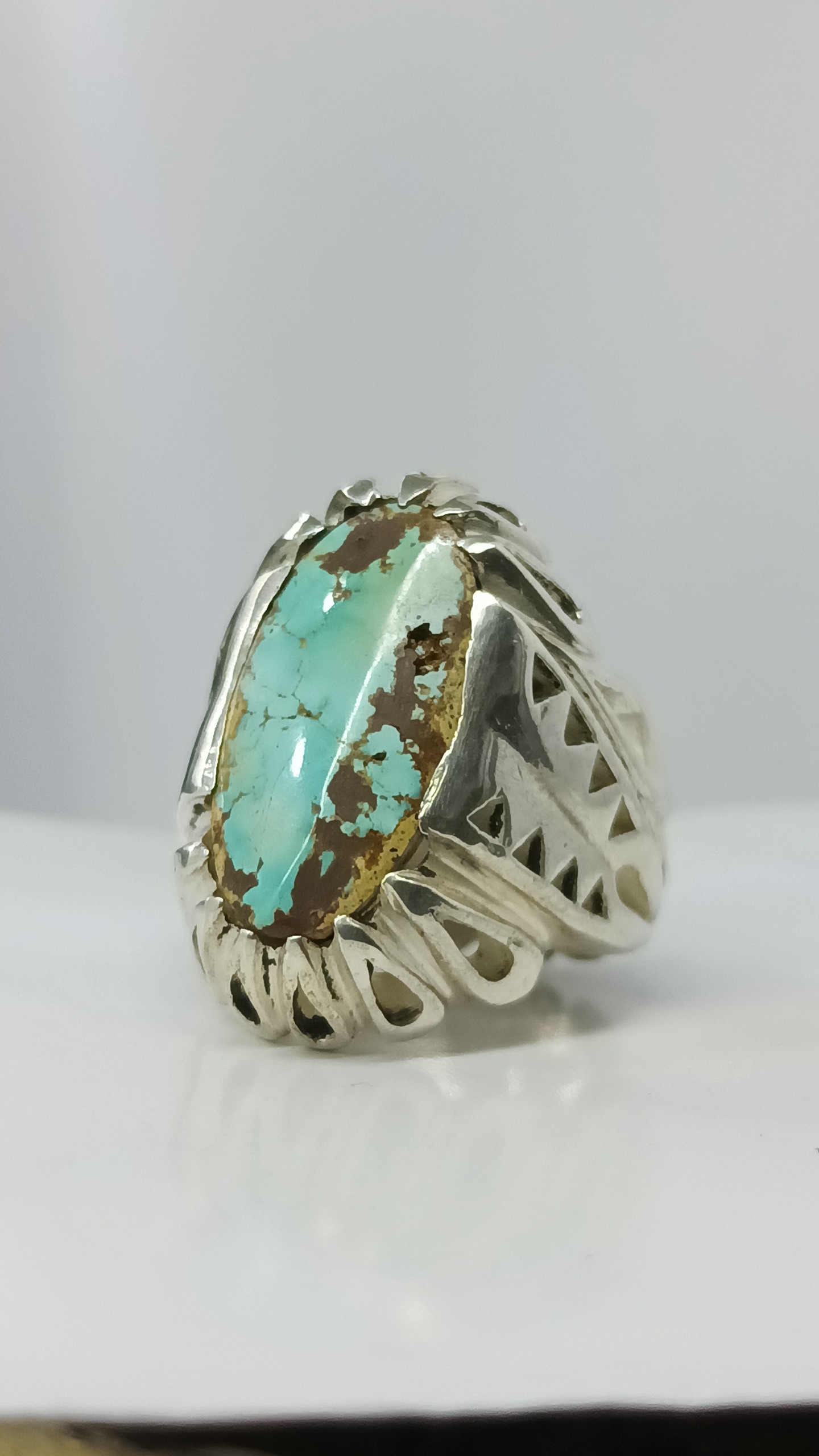 26/97 گرم انگشتر نقره دستساز فیروزه نیشابوری