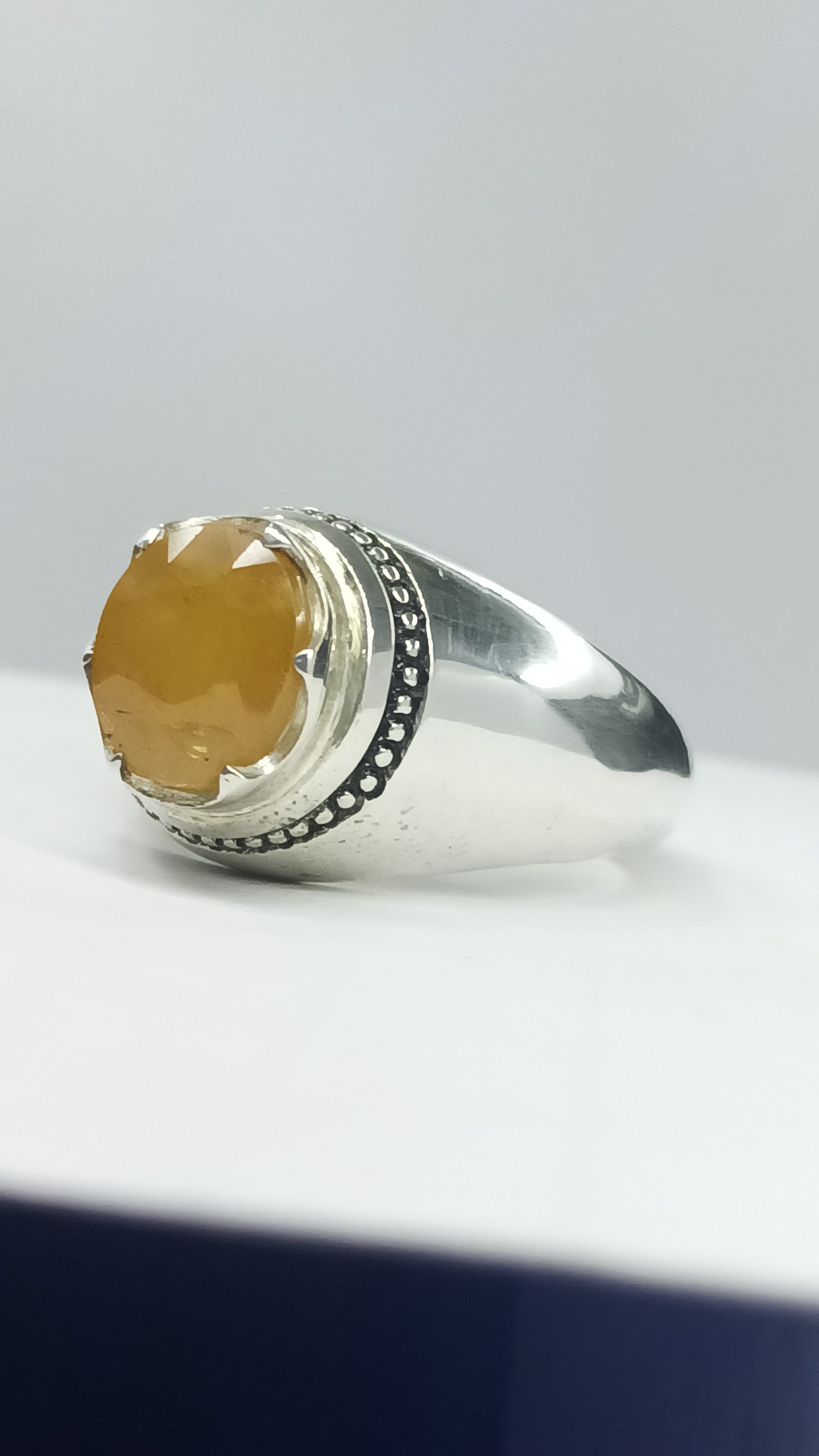 19 گرم انگشتر دست ساز یاقوت زرد