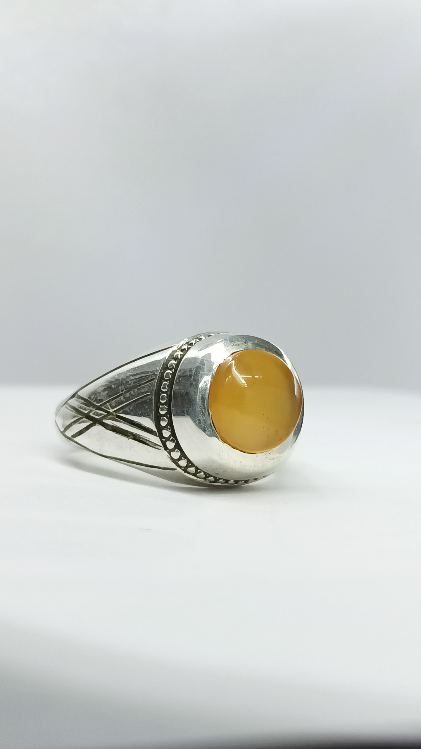 14.3 گرم انگشتر نقره دست ساز عقیق یمنی