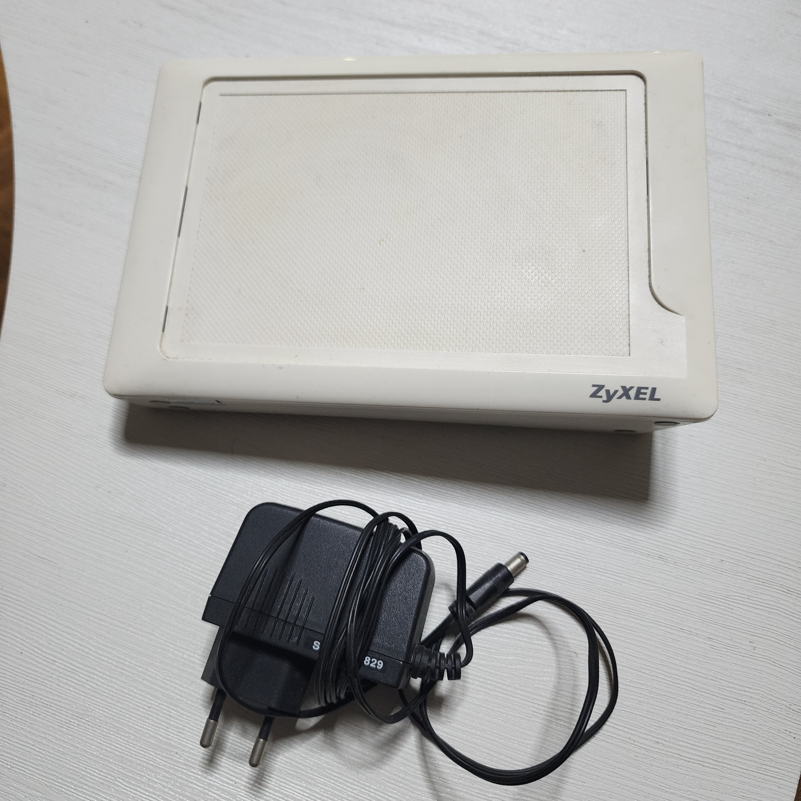 مودم ADSL2 زایکسل تست شده با آداپتور