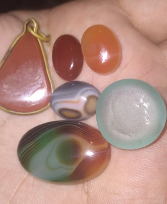 8عددنگین درشت عقیق باباقوری و یمنی و انگشتر نقره