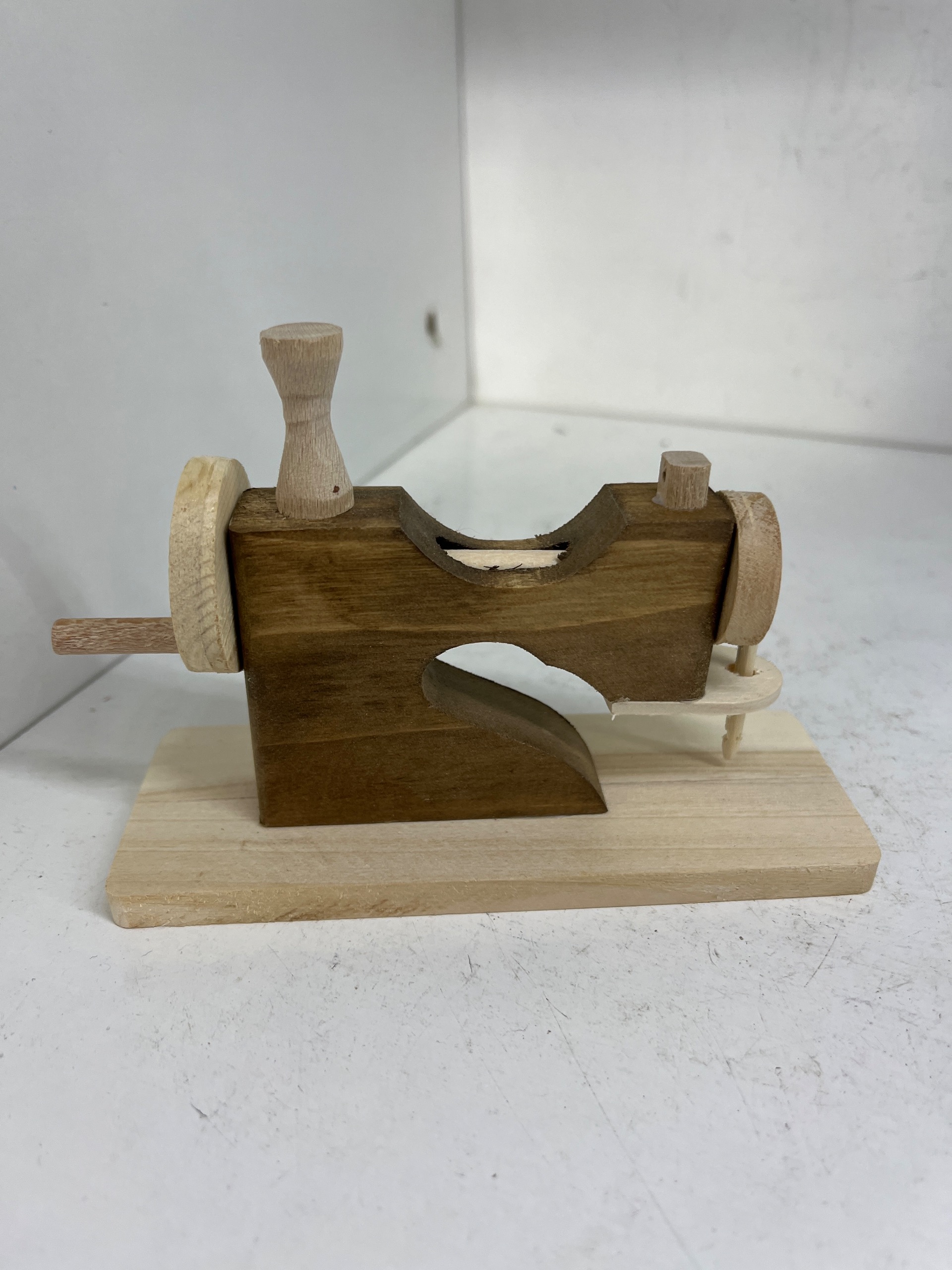 ماکت چرخ خیاطی (کار میکند)