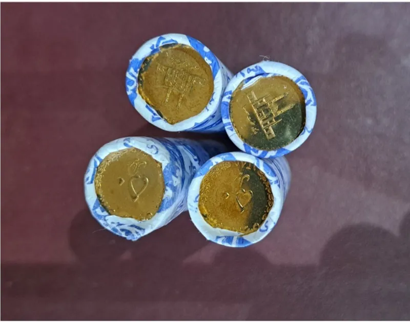 4 عدد رول 50 ریالی معصومه برنز