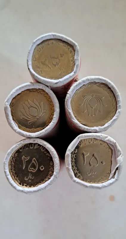 رول 250 ریالی گل اناری