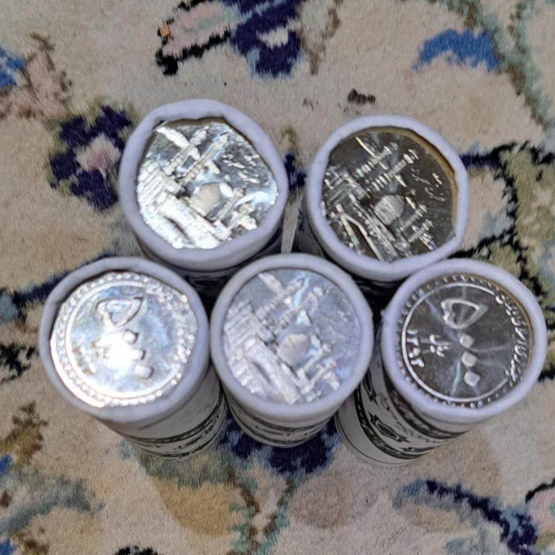 5 عدد رول 5000 ریالی معصومه