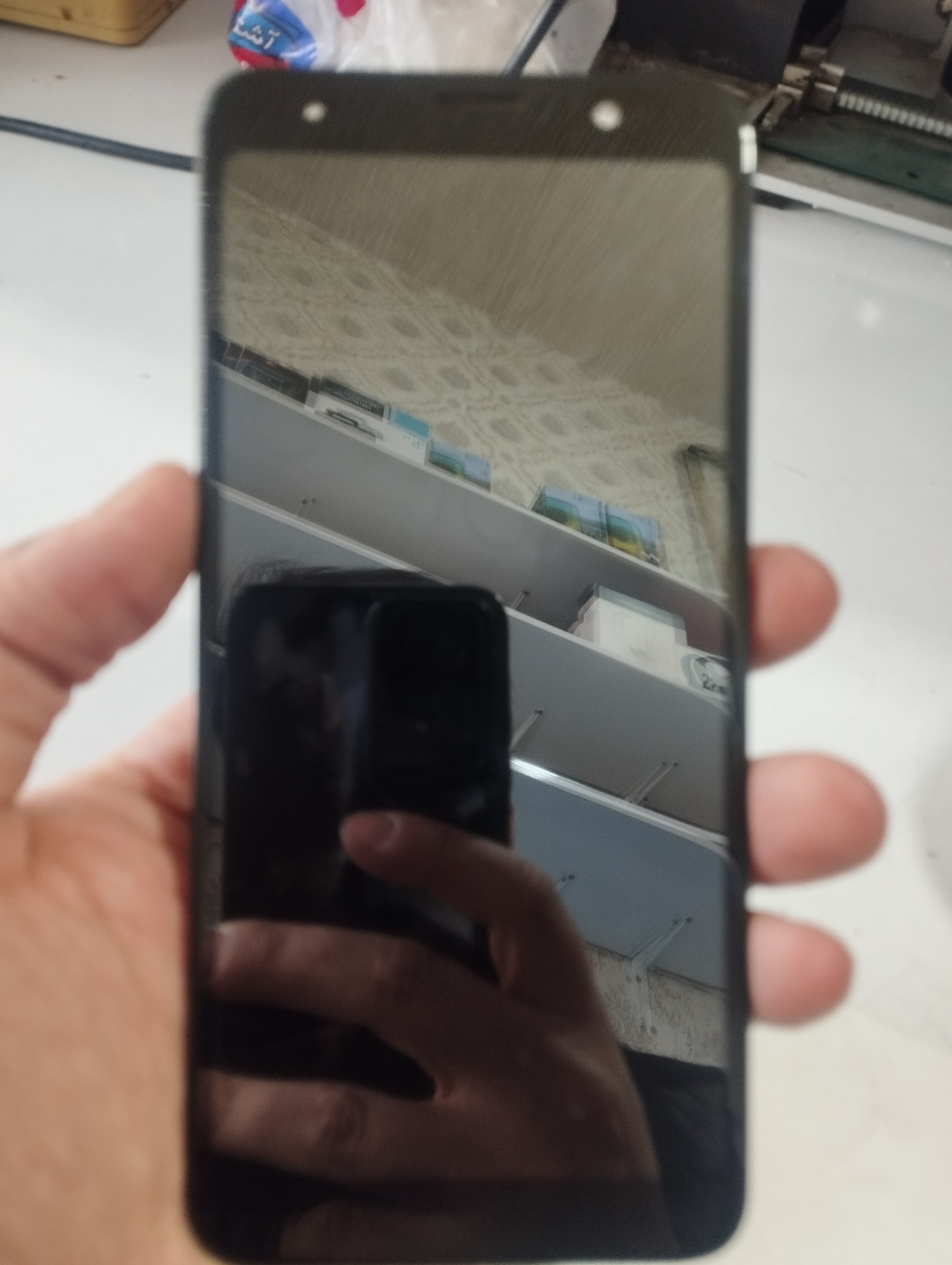 تاچ و ال سی دی رو کار گوشی invens v12plus سالم