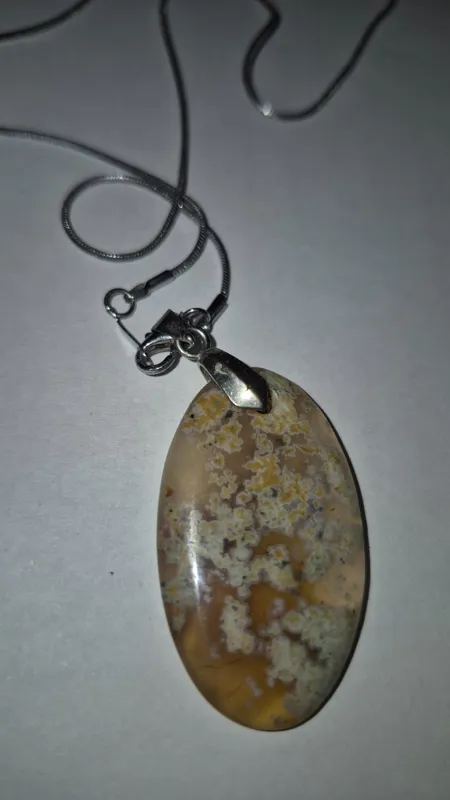 آویز شجر قدیمی