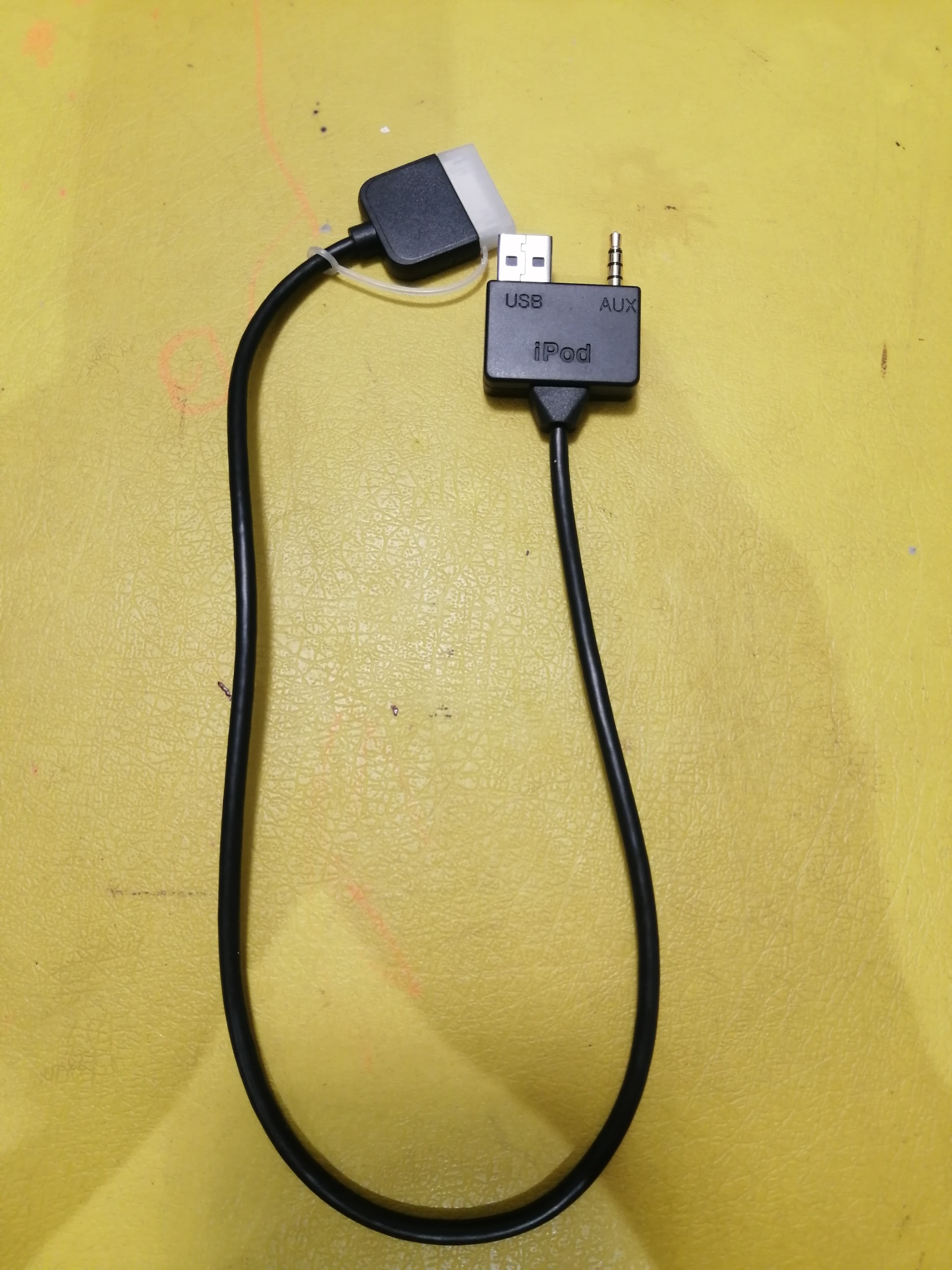 کابل آیپد تبدیل خودرو های هیوندای و کیا