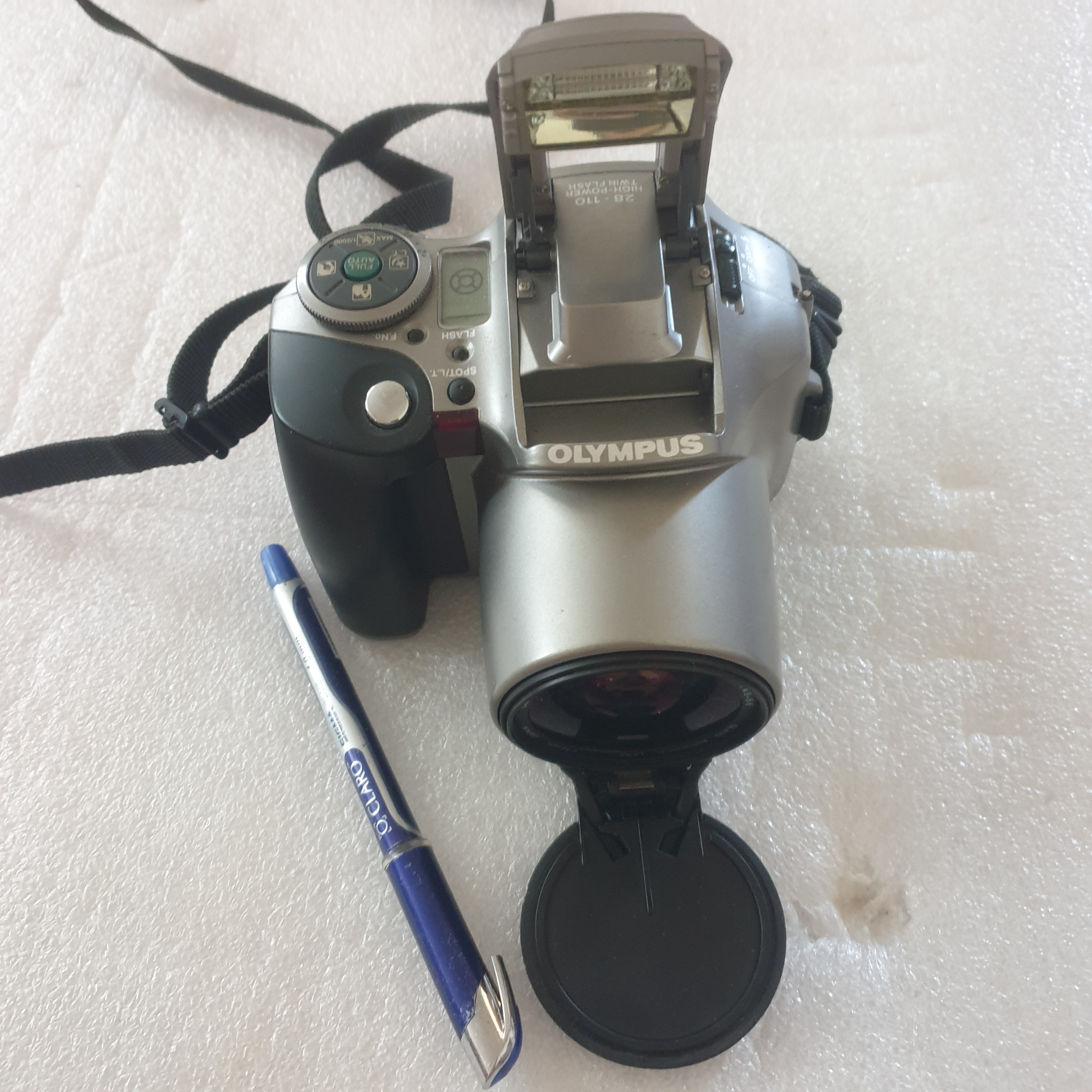 دوربین عکاسی قدیمی ژاپنی Olympyus is-300