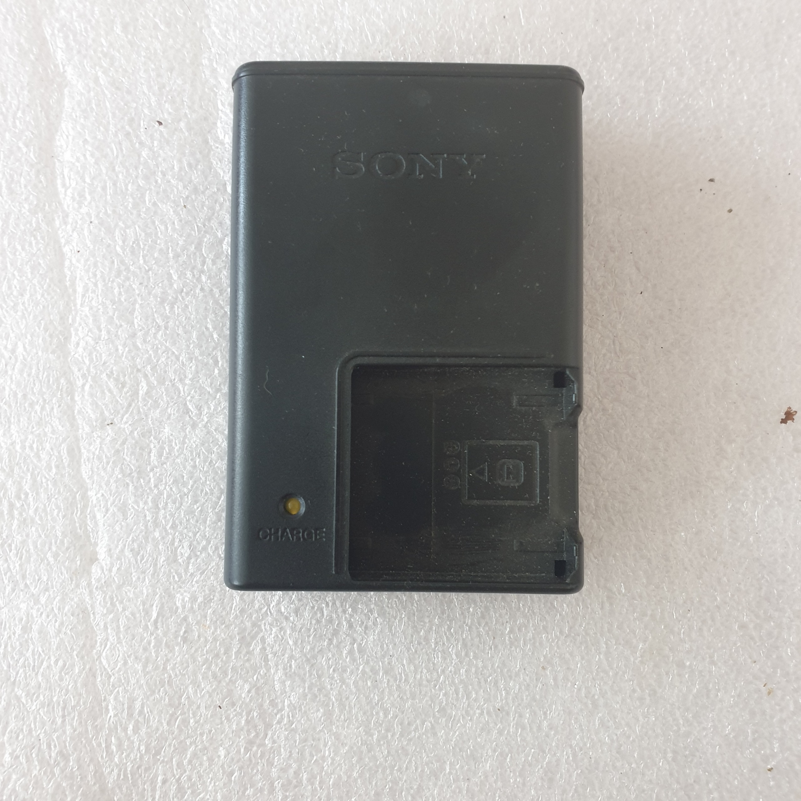 شارژر باتری دوربین های سونی تست نشده مدل cska