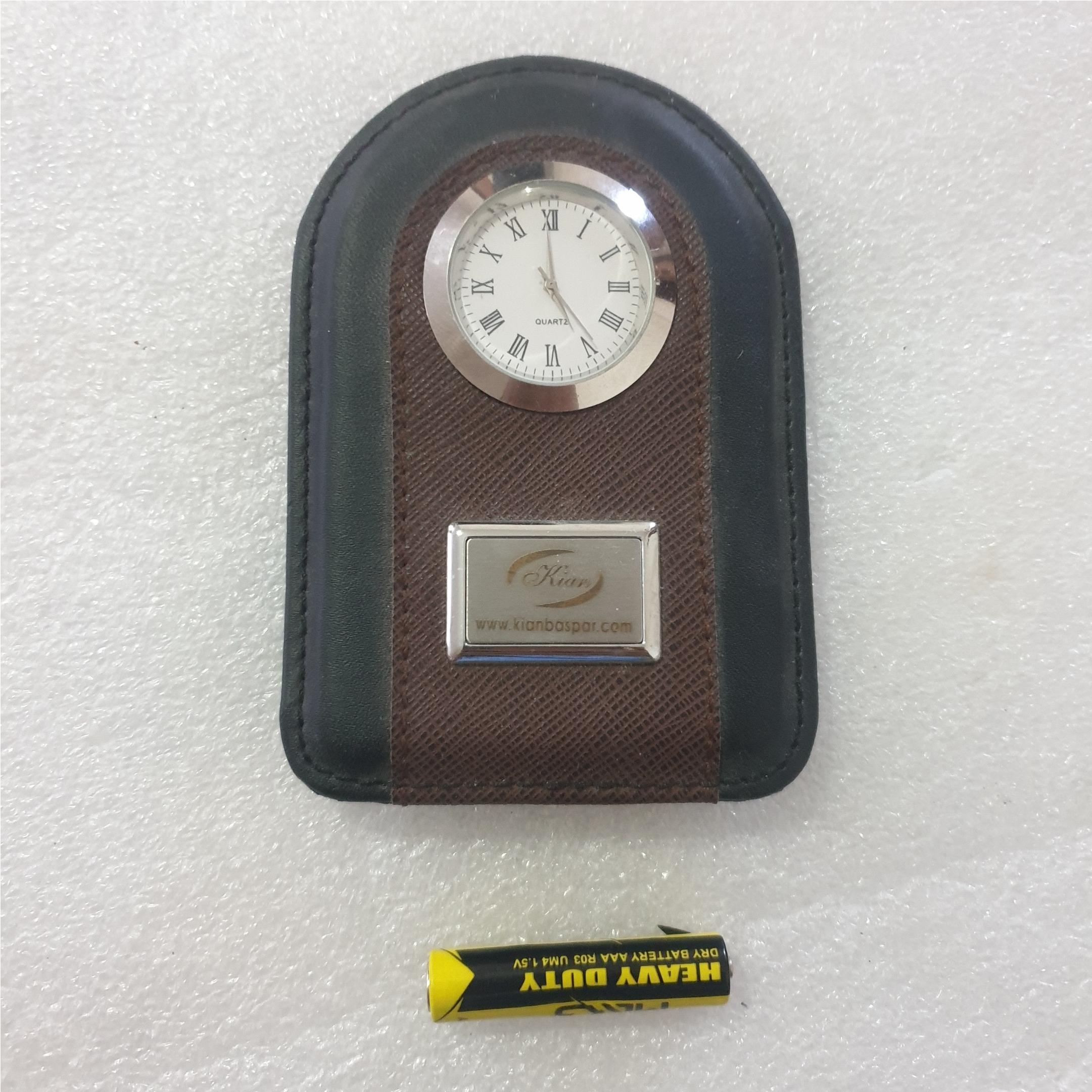 ساعت رومیزی کوچک سالم تمیز چرمی
