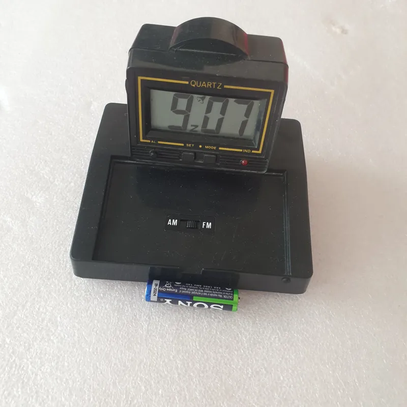 رادیو ساعت انگلیسی مطابق تصاویر  u.k.Regd