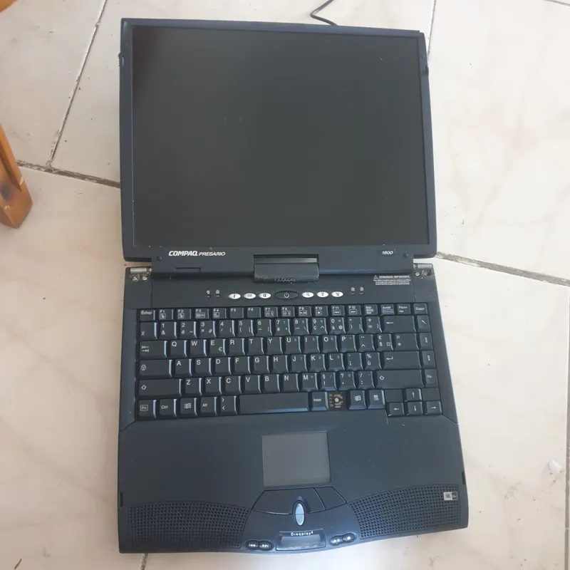 لپ تاپ کلکسیونیcompaq presario 1800 تایوان