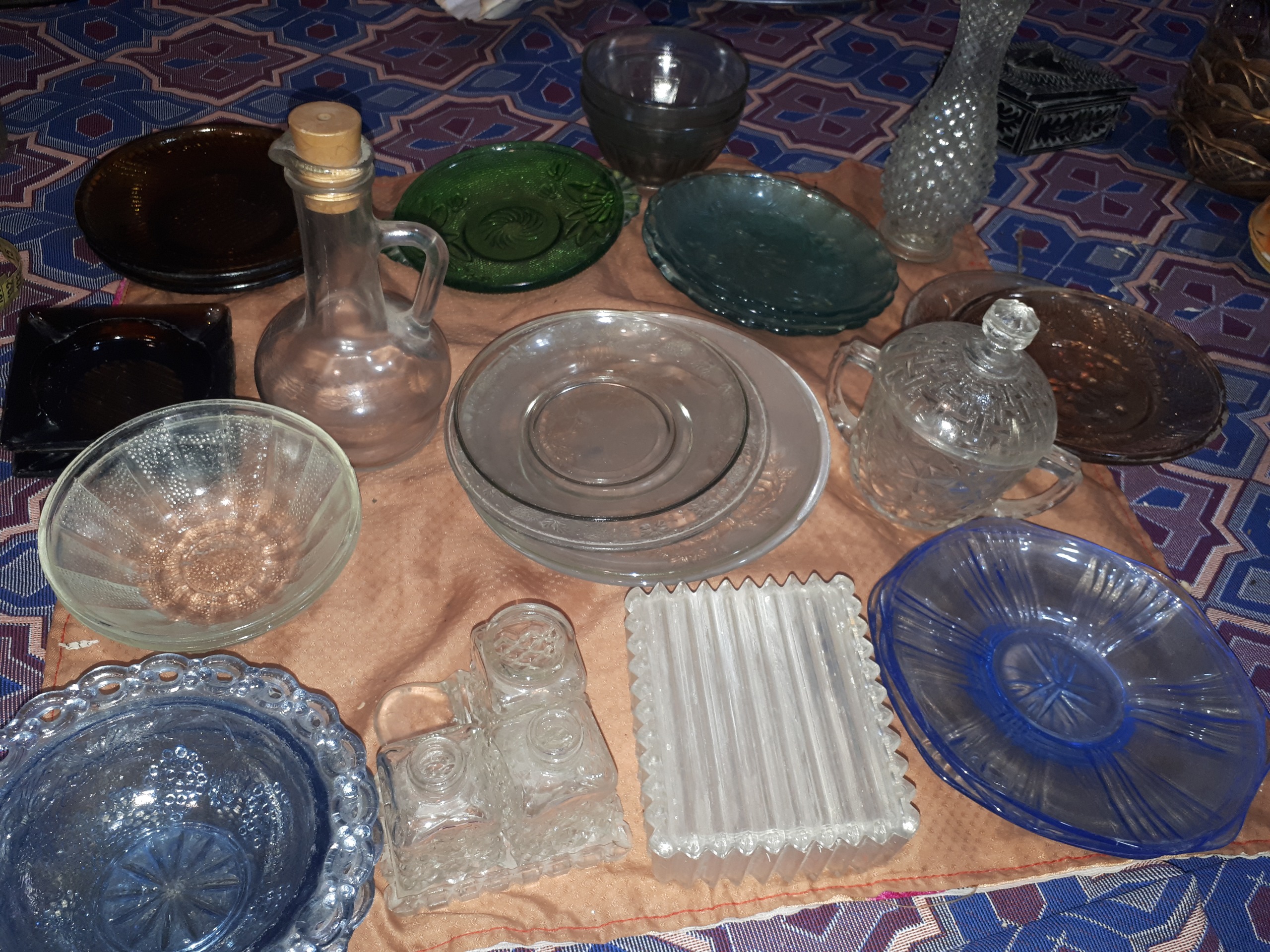 28پارچه ظروف قدیمی و کلکسیونی