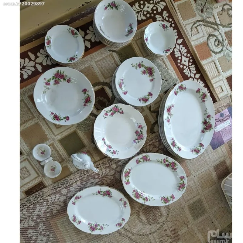 سرویس گل سرخی قدیمی یاماتسو ژاپن قدمت صد سال
