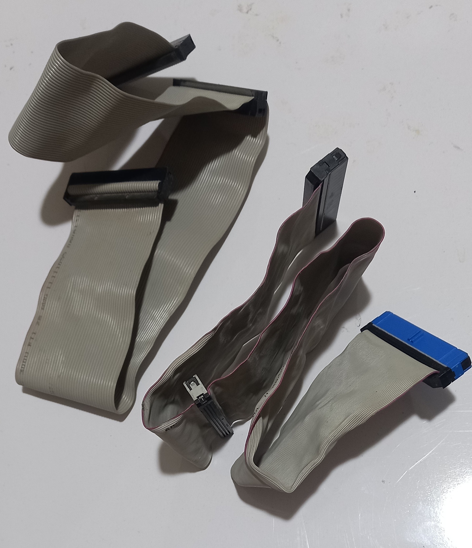 2 تا کابل IDE کابل دیتا هاردهای قدیمی