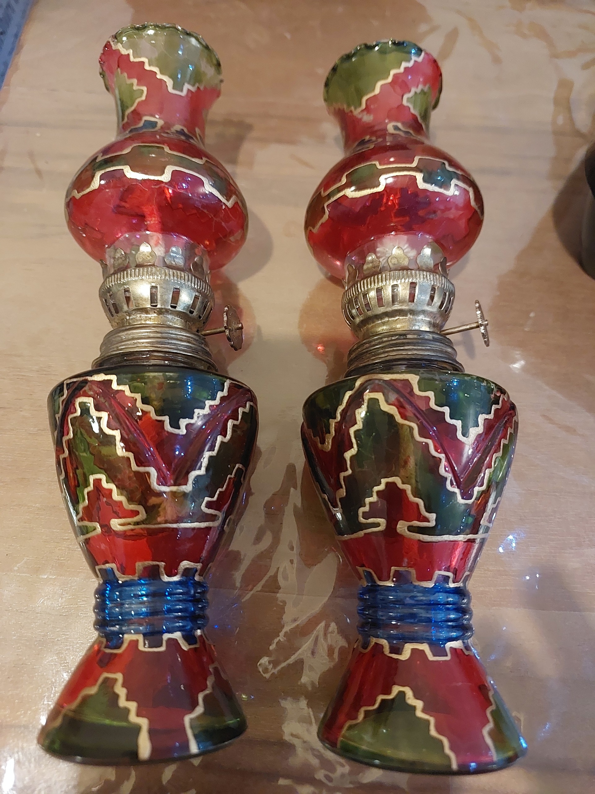 چراغ قدیمی رنگارنگ