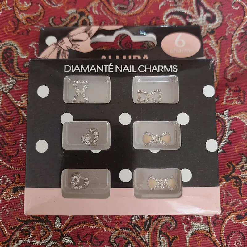 نگین 6 تایی ناخن