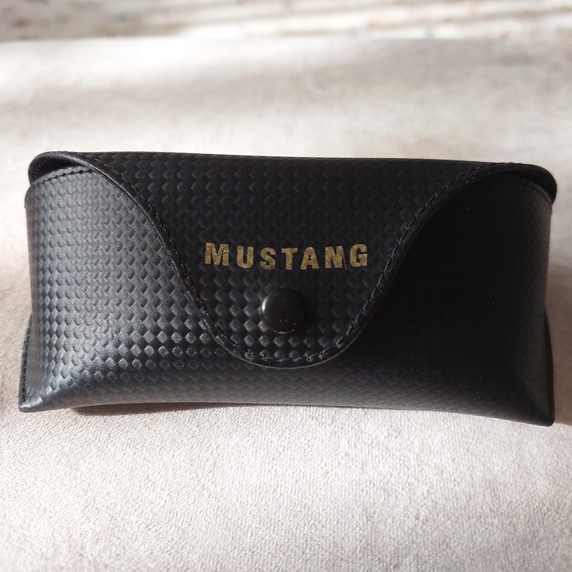 جا عینکی مشکی