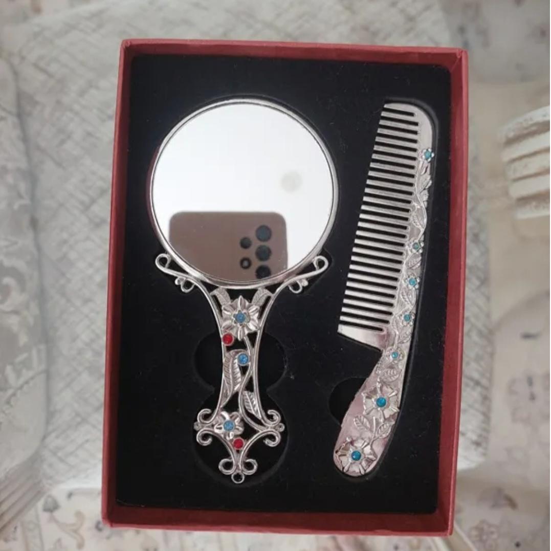 آینه و شانه