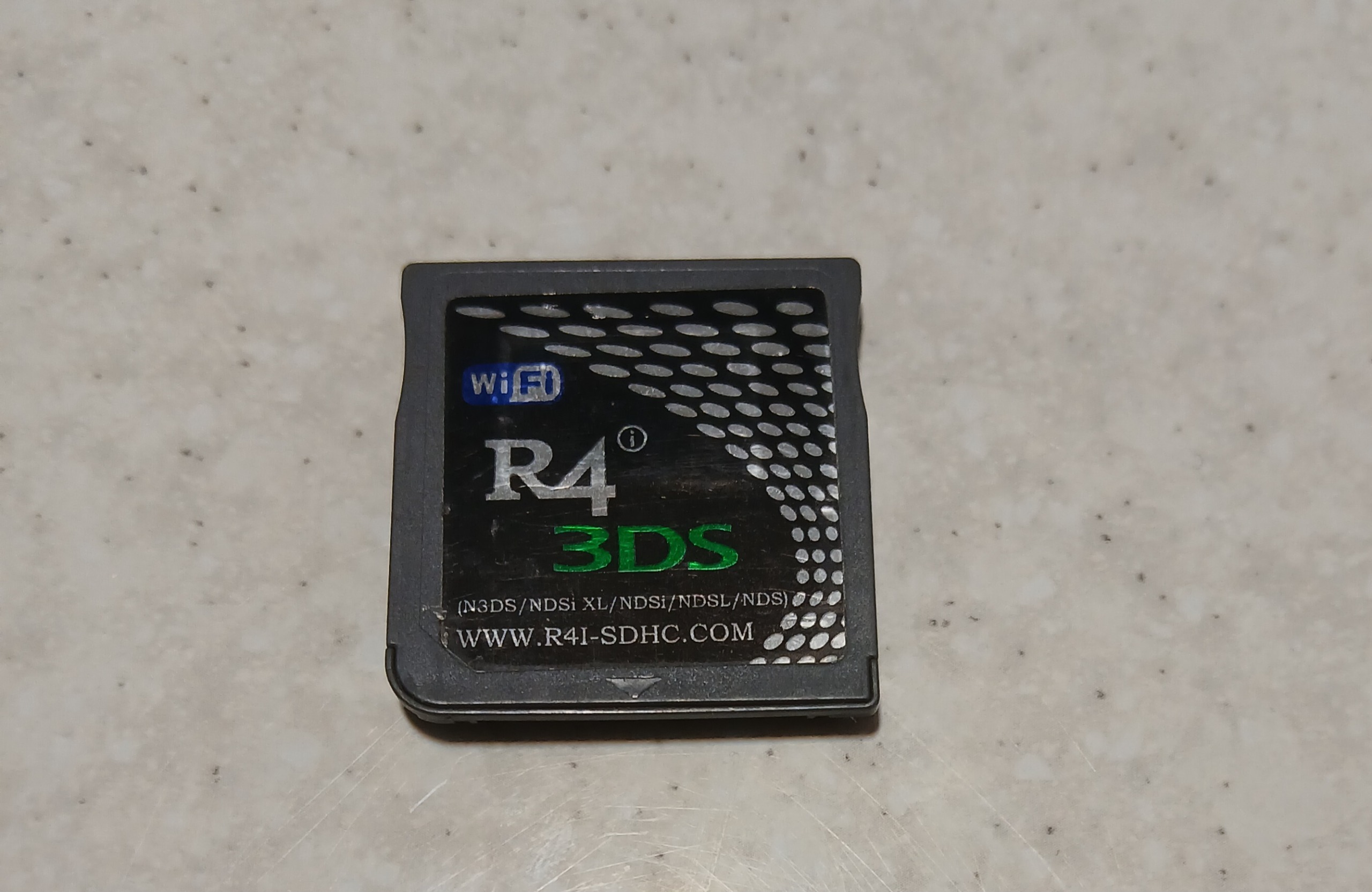 کارتریج کمیاب R4 کپی کننده نینتندو Ds (فول گیم)