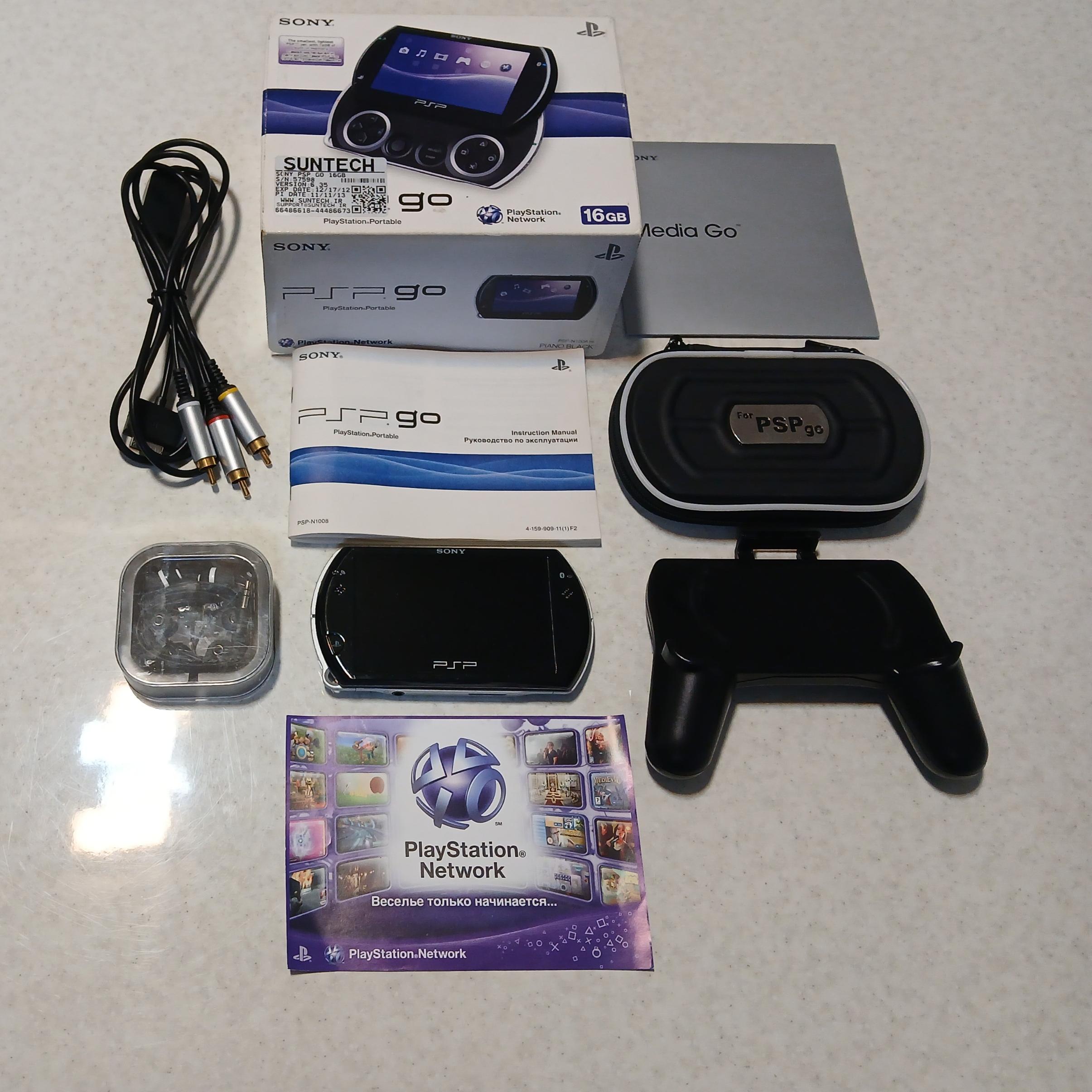 PSP Go با جعبه ، گریپ (Grip) ، کابل AV و هدفون