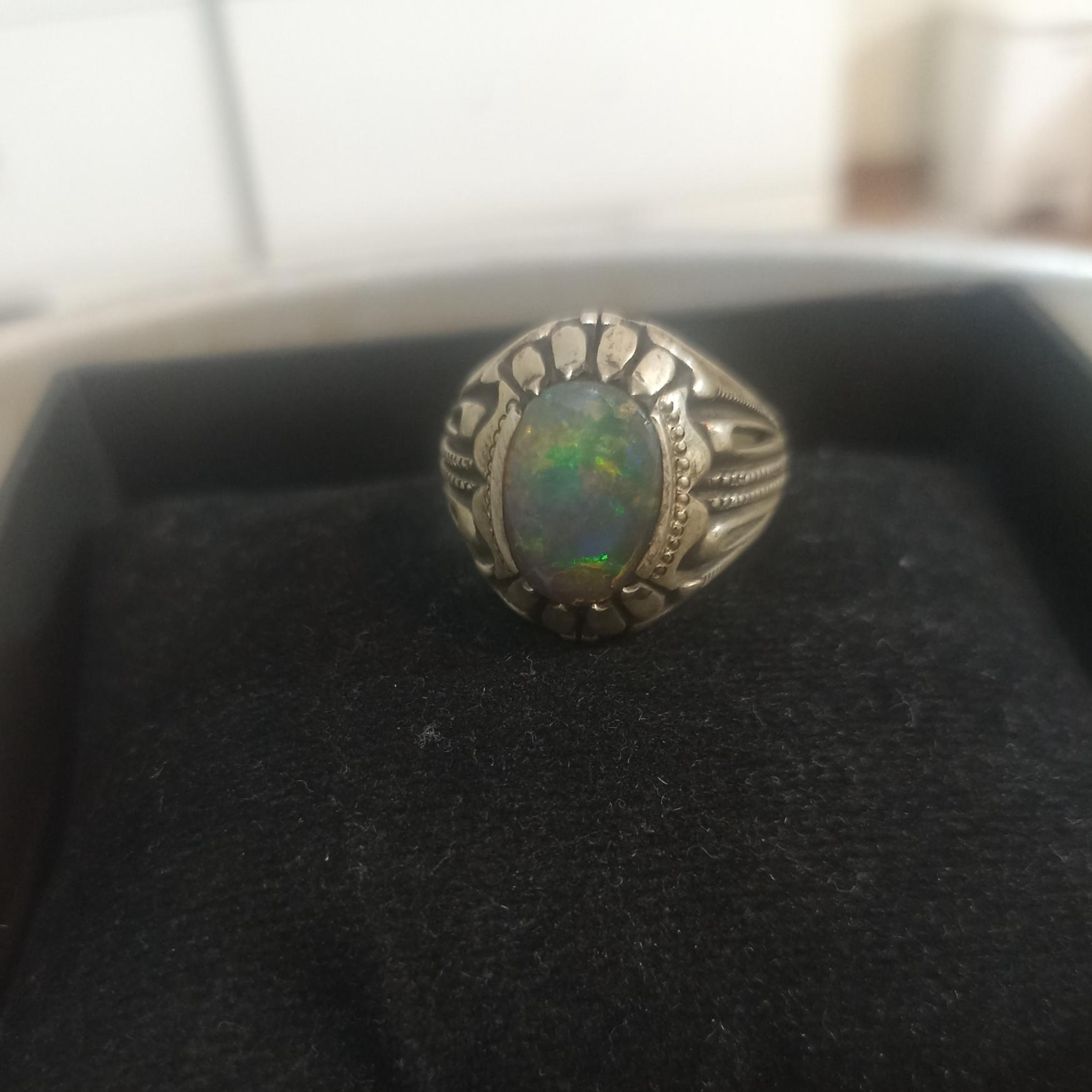 انگشتر نقره با نگین اوپال آبی