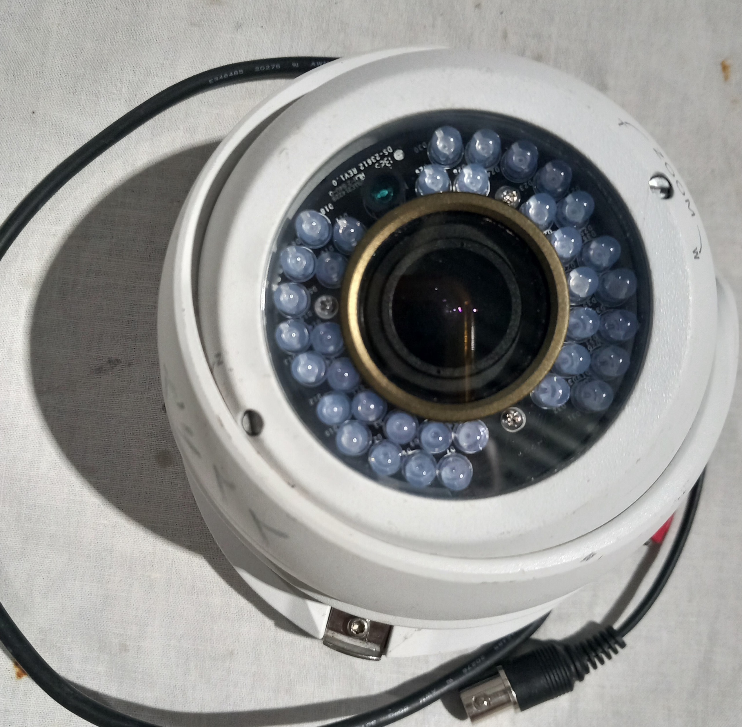 دوربین بزرگ سقفی ودیواری HIK VISION